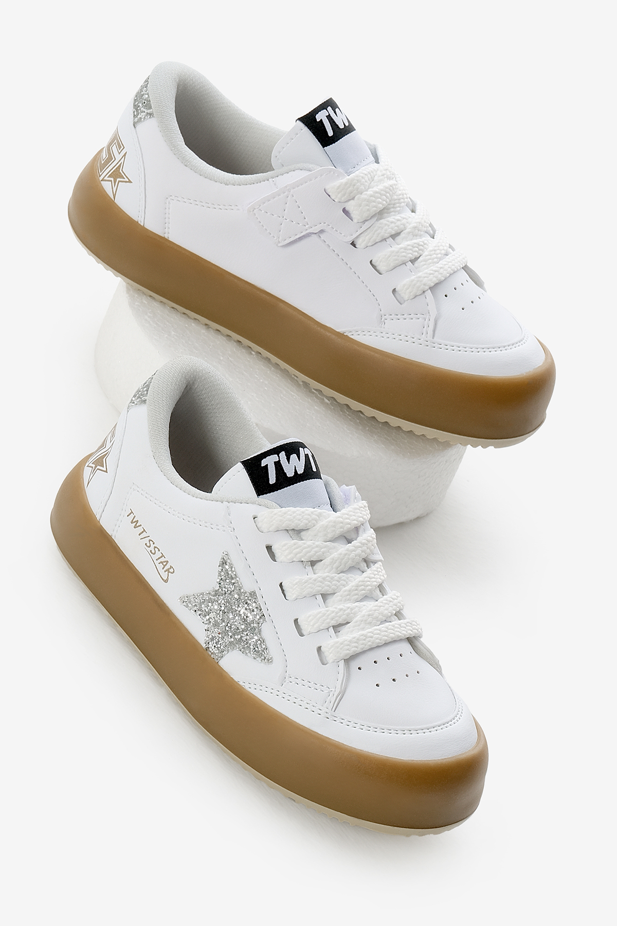 Çocuk Unisex Beyaz Gümüş Termo Taban Yıldız Detaylı Bağcıklı ve Cırtlı Spor Ayakkabı