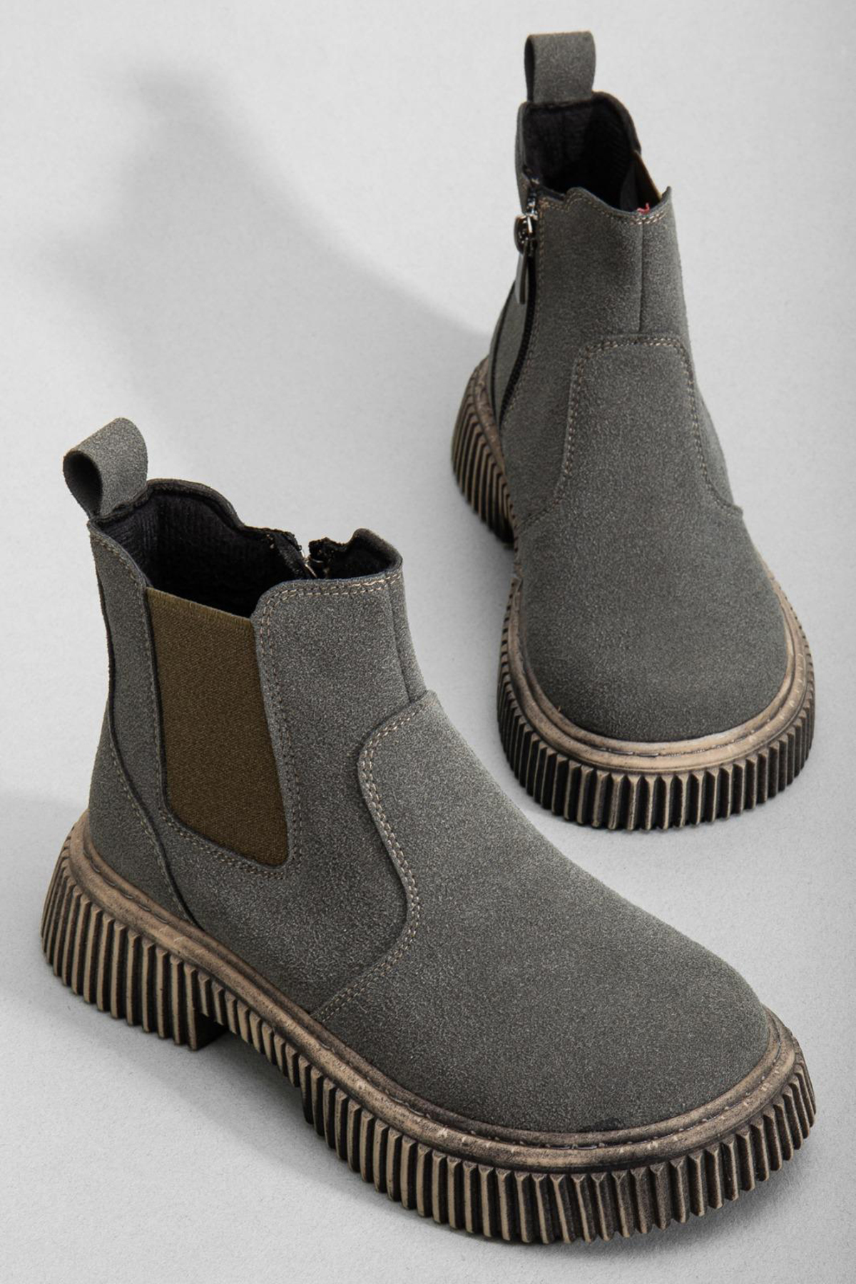 Çocuk Unisex Füme Süet Kalın Tırtıklı Termo Taban Fermuarlı Lastikli Chelsea Bot