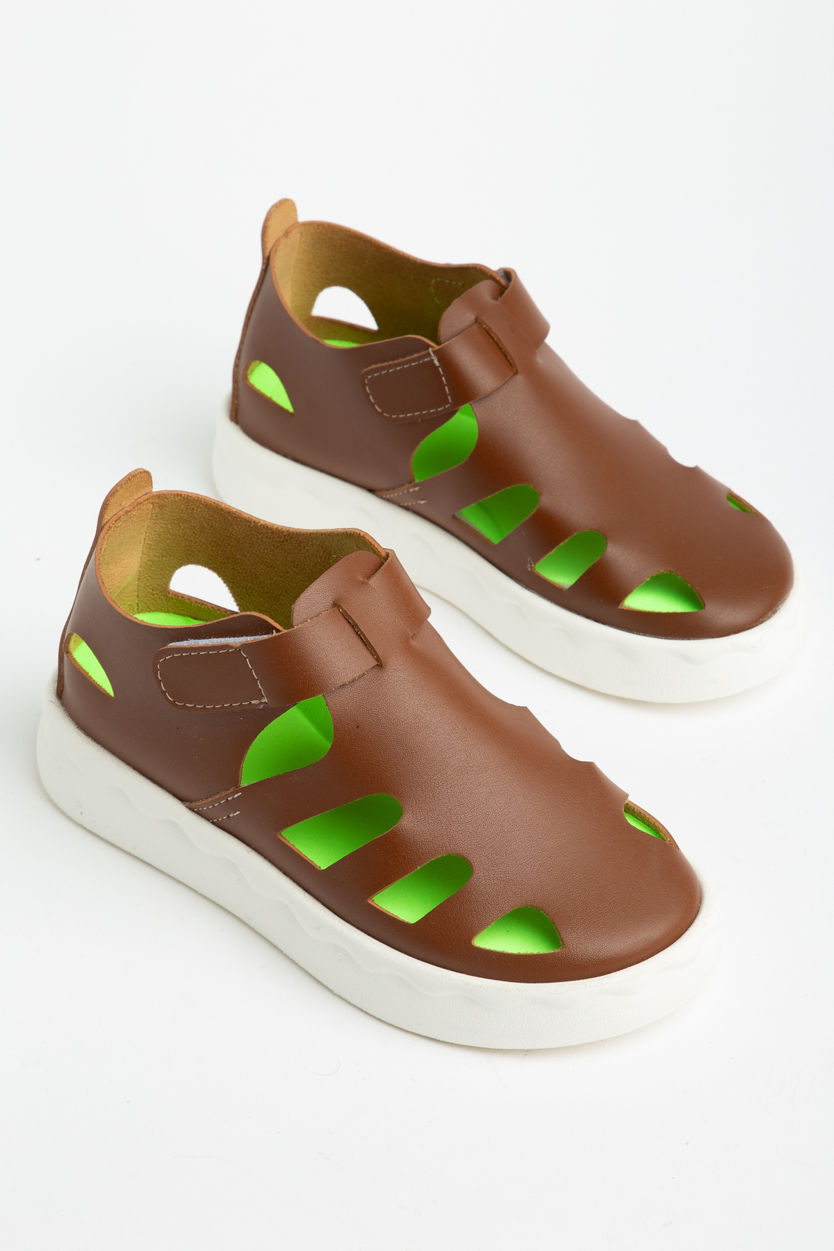 Çocuk Unisex Kahve Hafif Tabanlı Rahat Cırtlı Sandalet