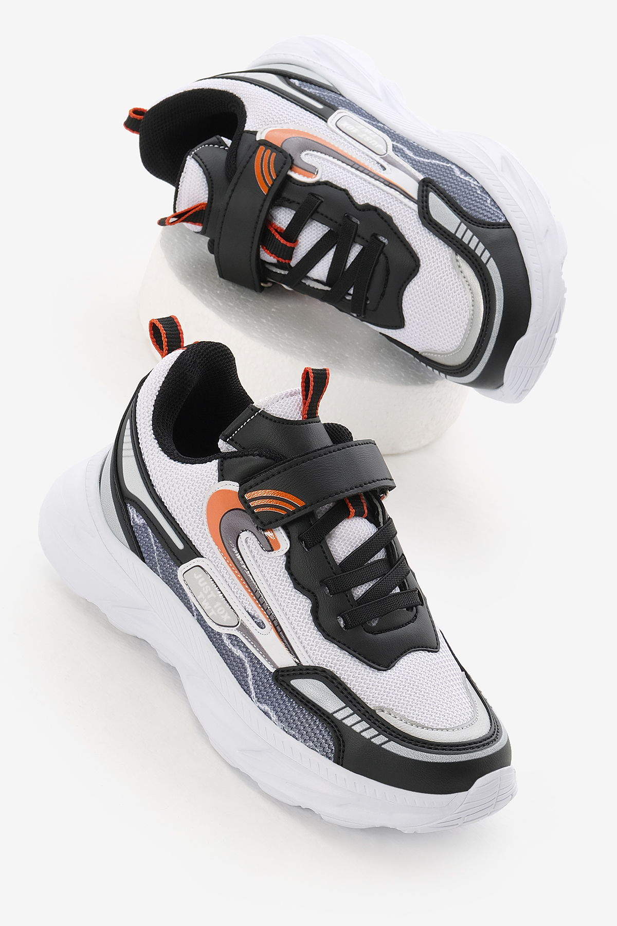 Çocuk Unisex Siyah Beyaz EVA Faylon Taban Desenli Cırtlı Lastik Bağcıklı Spor Ayakkabı