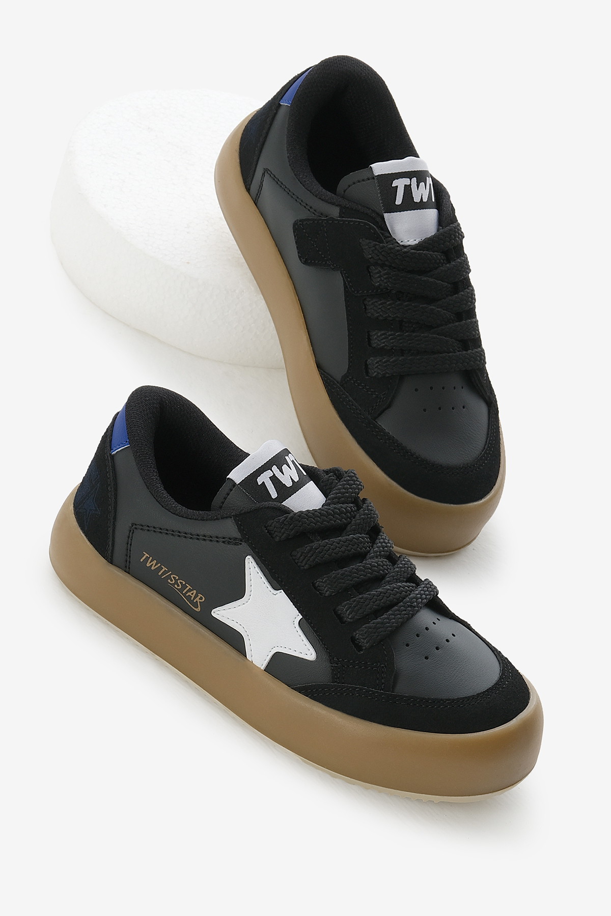 Çocuk Unisex Siyah Beyaz Termo Taban Yıldız Detaylı Bağcıklı ve Cırtlı Spor Ayakkabı