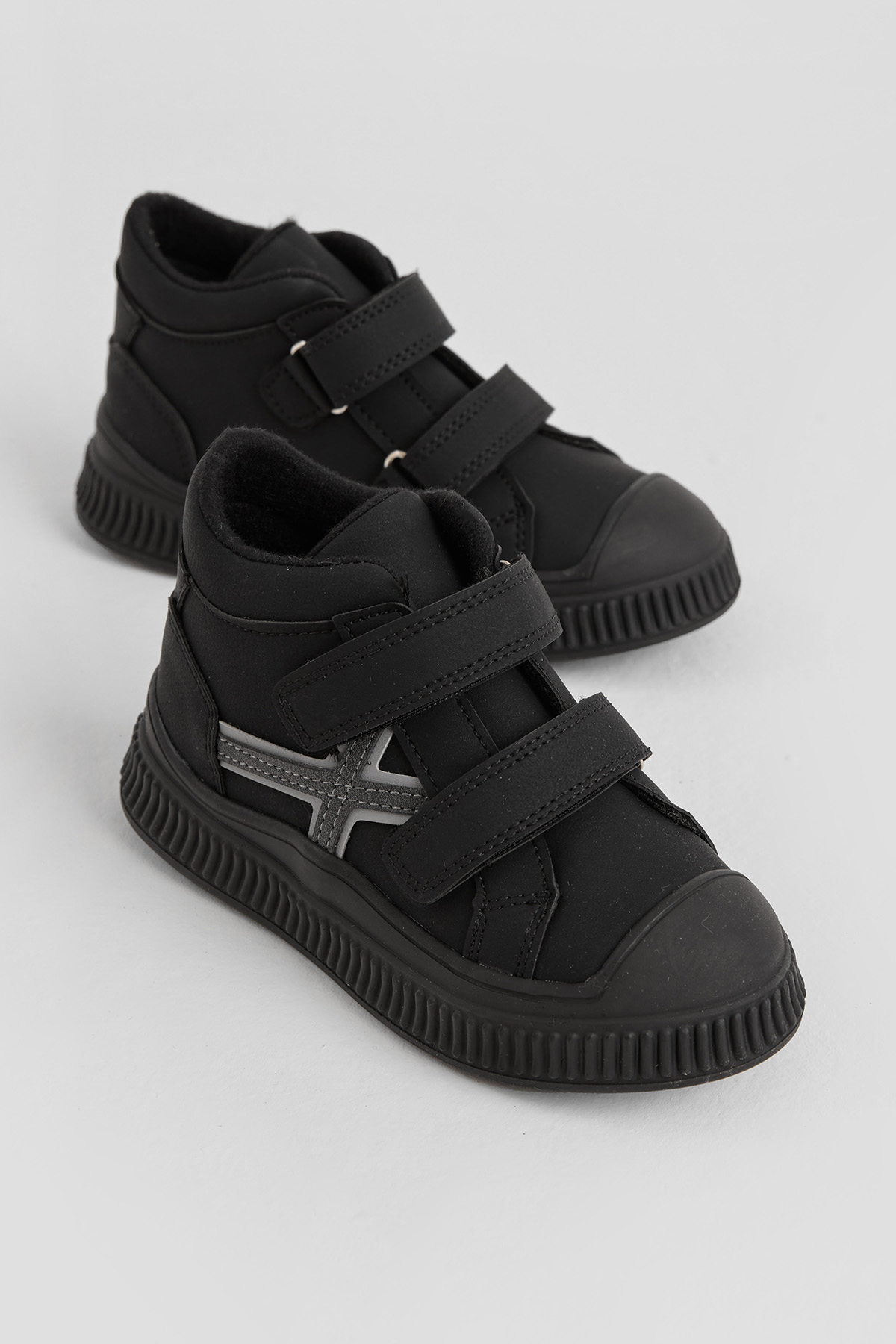 Çocuk Unisex Siyah Esnek Termo Taban Çift Cırtlı Şerit Desenli Spor Kısa Bot