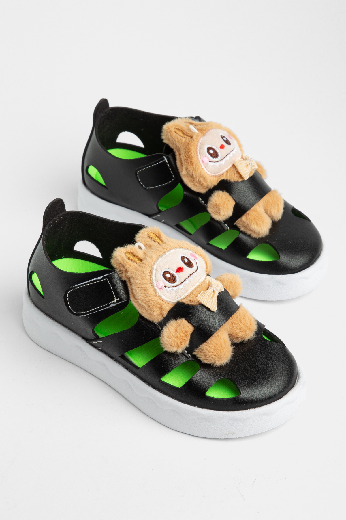 Çocuk Unisex Siyah Hafif Taban Ayıcık Detaylı Cırtlı Sandalet