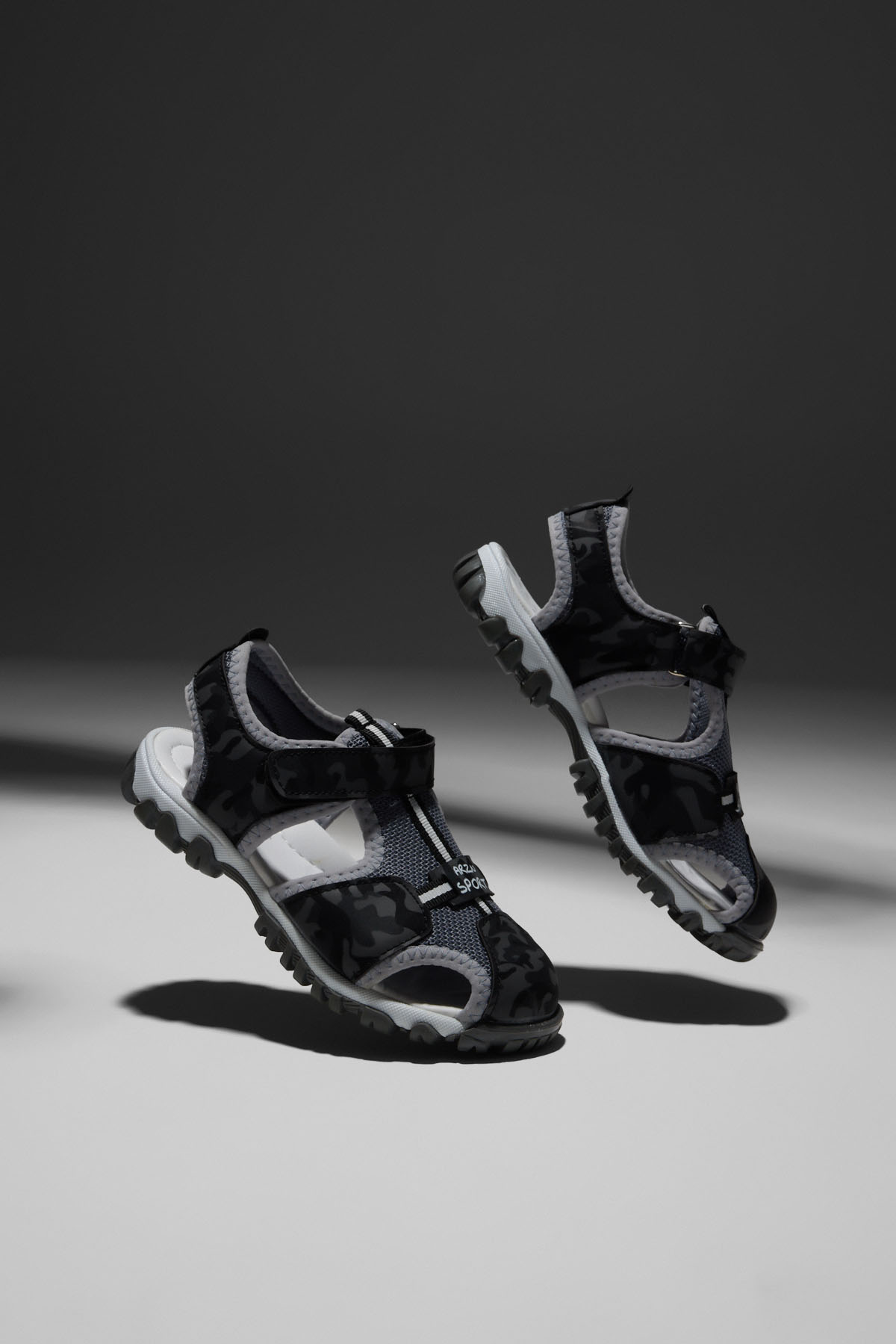 Çocuk Unisex Siyah Kamuflaj Çoçuk Cırtlı Rahat Kalıp Sandalet