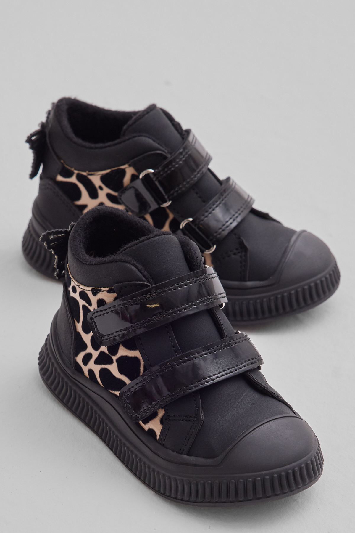 Çocuk Unisex Siyah Leopar Esnek Termo Taban Çift Cırtlı Şerit Desenli Spor Kısa Bot