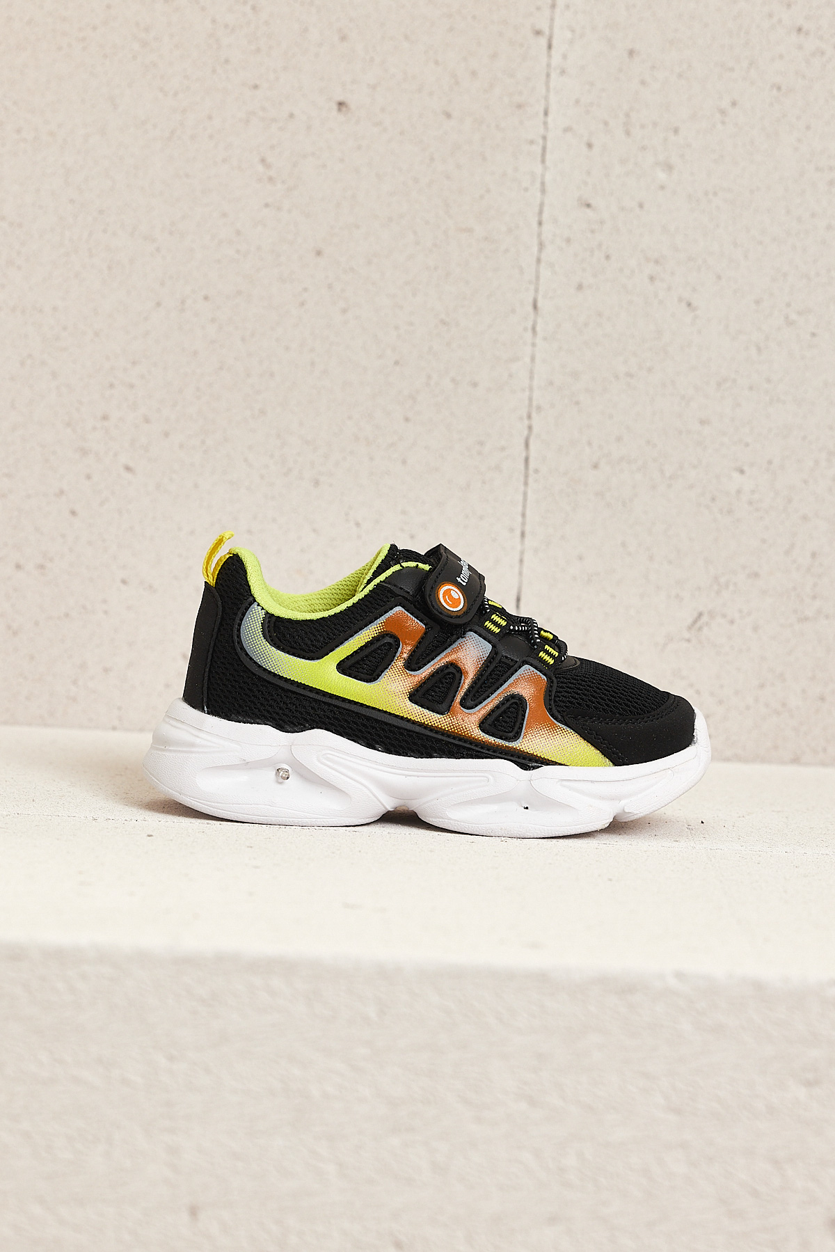 Çocuk Unisex Siyah Sarı Rahat Kalıp Işıklı Cırtlı Ayakkabı