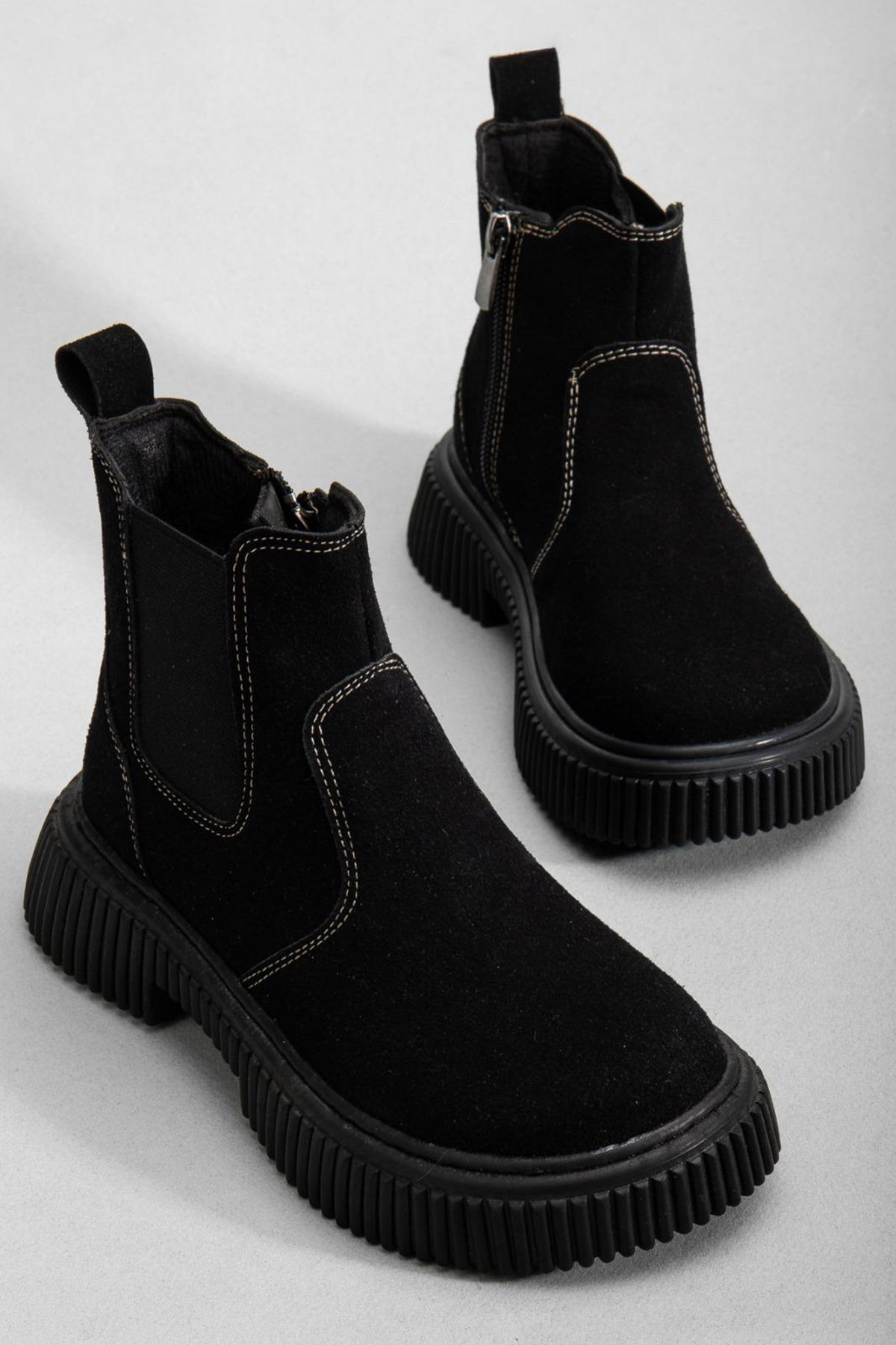 Çocuk Unisex Siyah Süet Kalın Tırtıklı Termo Taban Fermuarlı Lastikli Chelsea Bot
