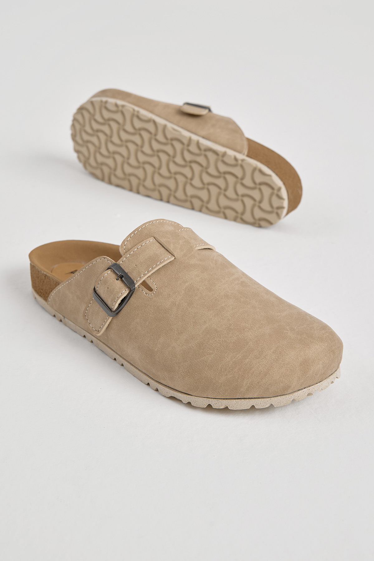 Erkek Bej Kalın Poli Taban Tokalı Önü Kapalı Terlik