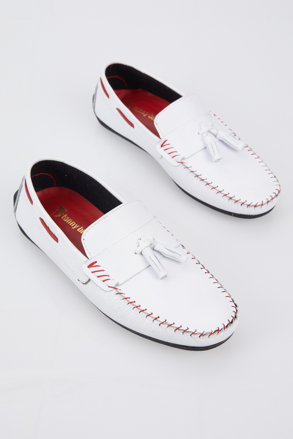 Erkek Beyaz Önü Püskül Detaylı Rahat Kalıp Hakiki Deri Loafer
