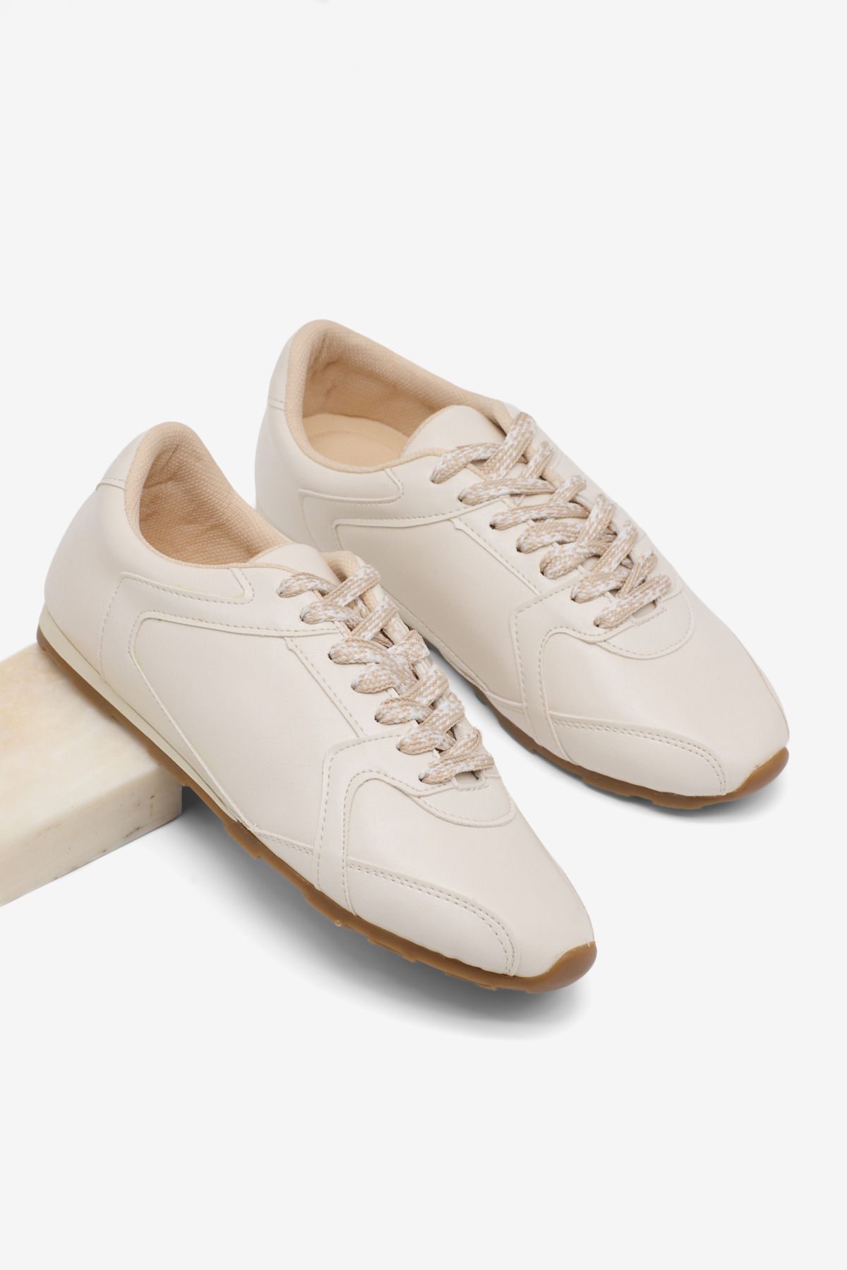 Kadın Bej Cilt Kauçuk Taban Nefes Alabilen Bağcıklı Sneaker