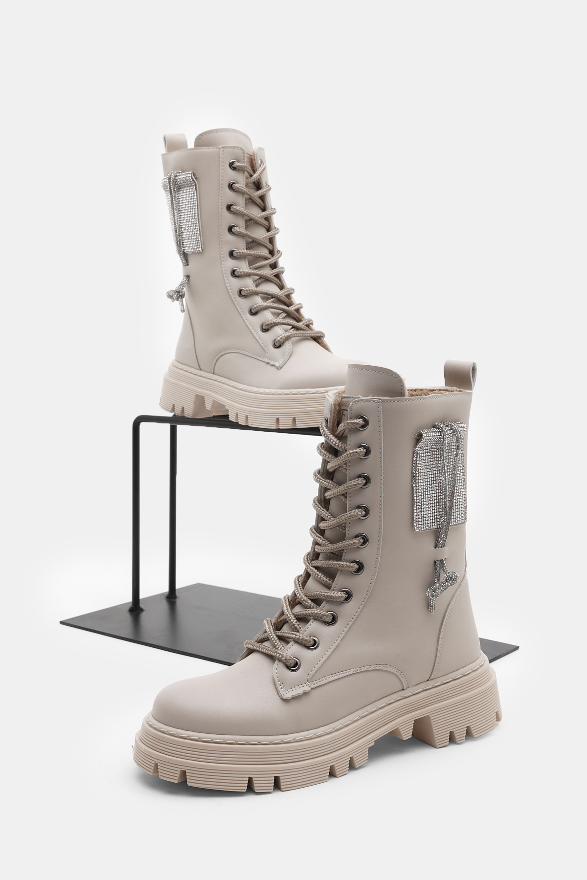 Kadın Bej Cilt Termo Taban Yanı Taşlı Bağcıklı ve Fermuarlı Bot