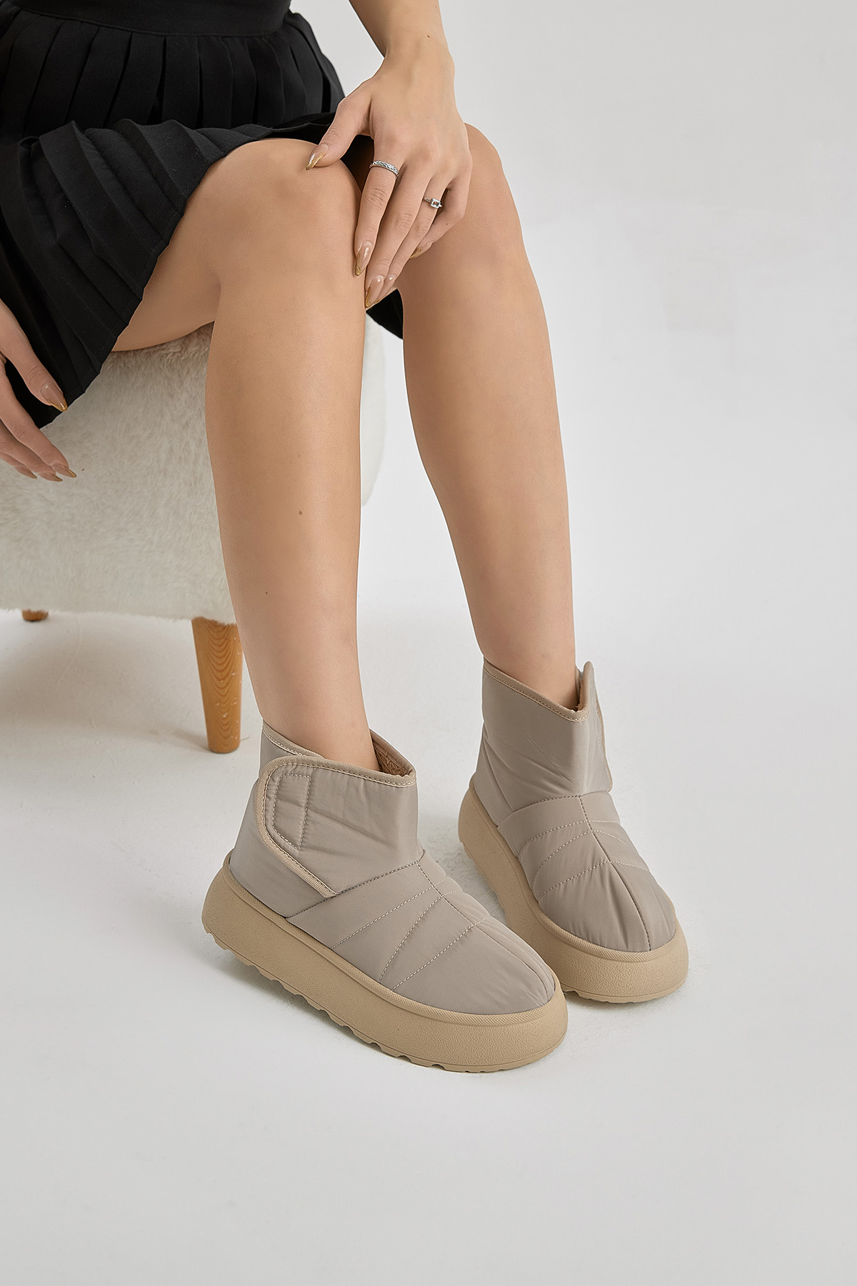 Kadın Bej Kalın Poli Taban İçi Kürklü Cırtlı Bot