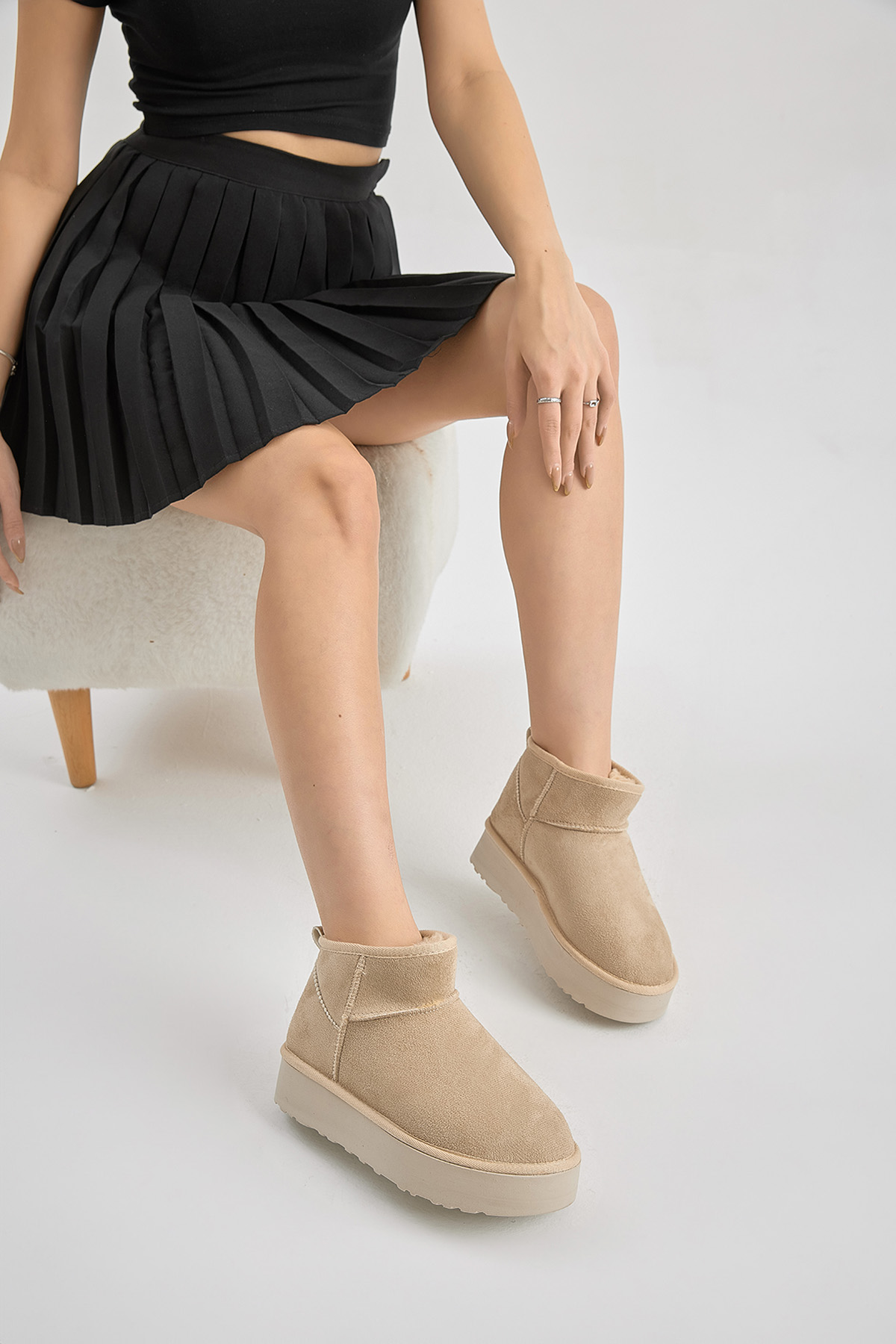 Kadın Bej Kalın Poli Taban İçi Kürklü Süet Görünümlü Bot