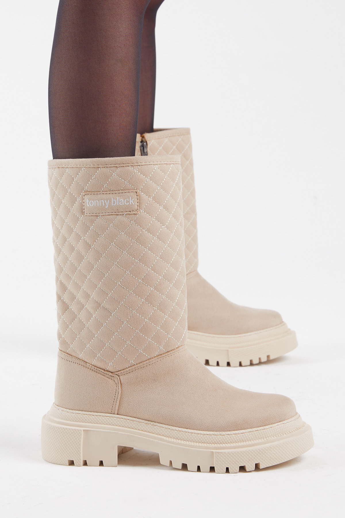 Kadın Bej Kapitone Desenli Rahat Kalıp Uzun Bot