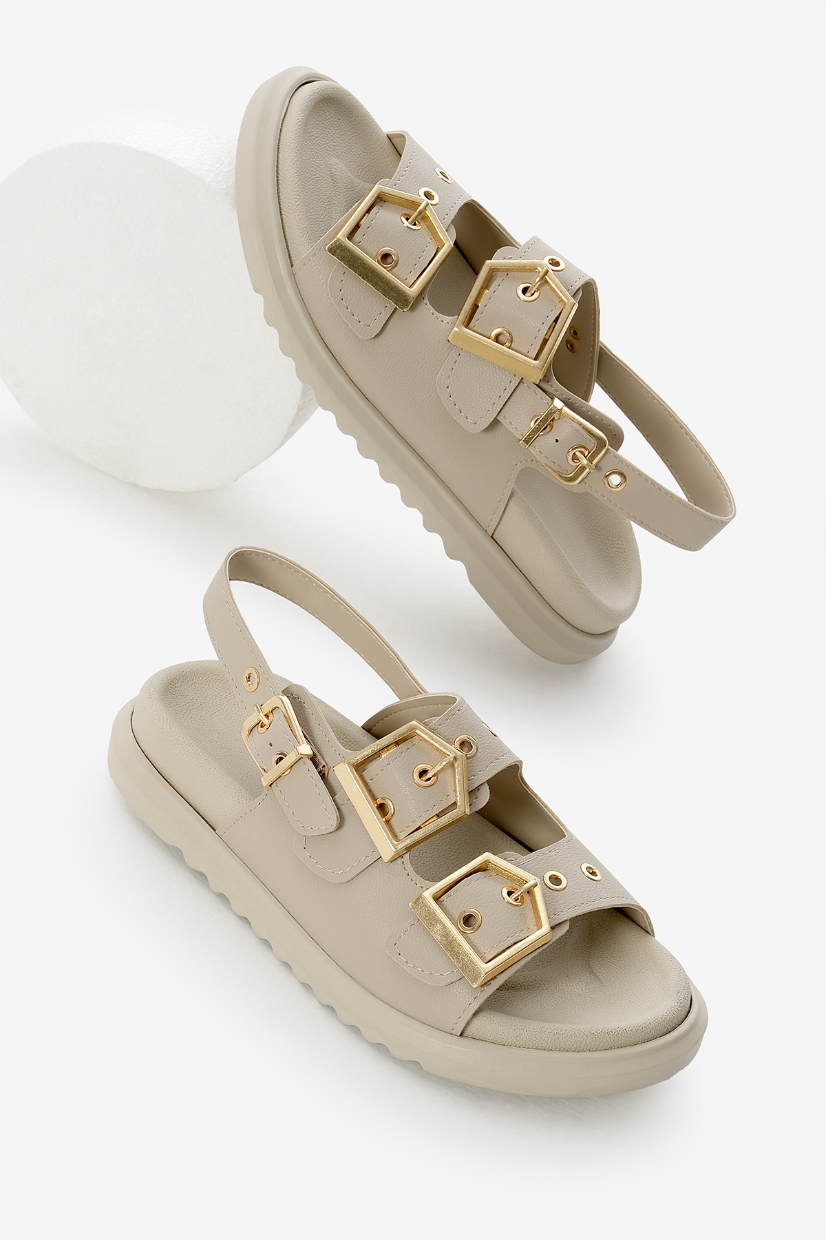 Kadın Bej Poli Taban Çift Bantlı Tokalı Sandalet