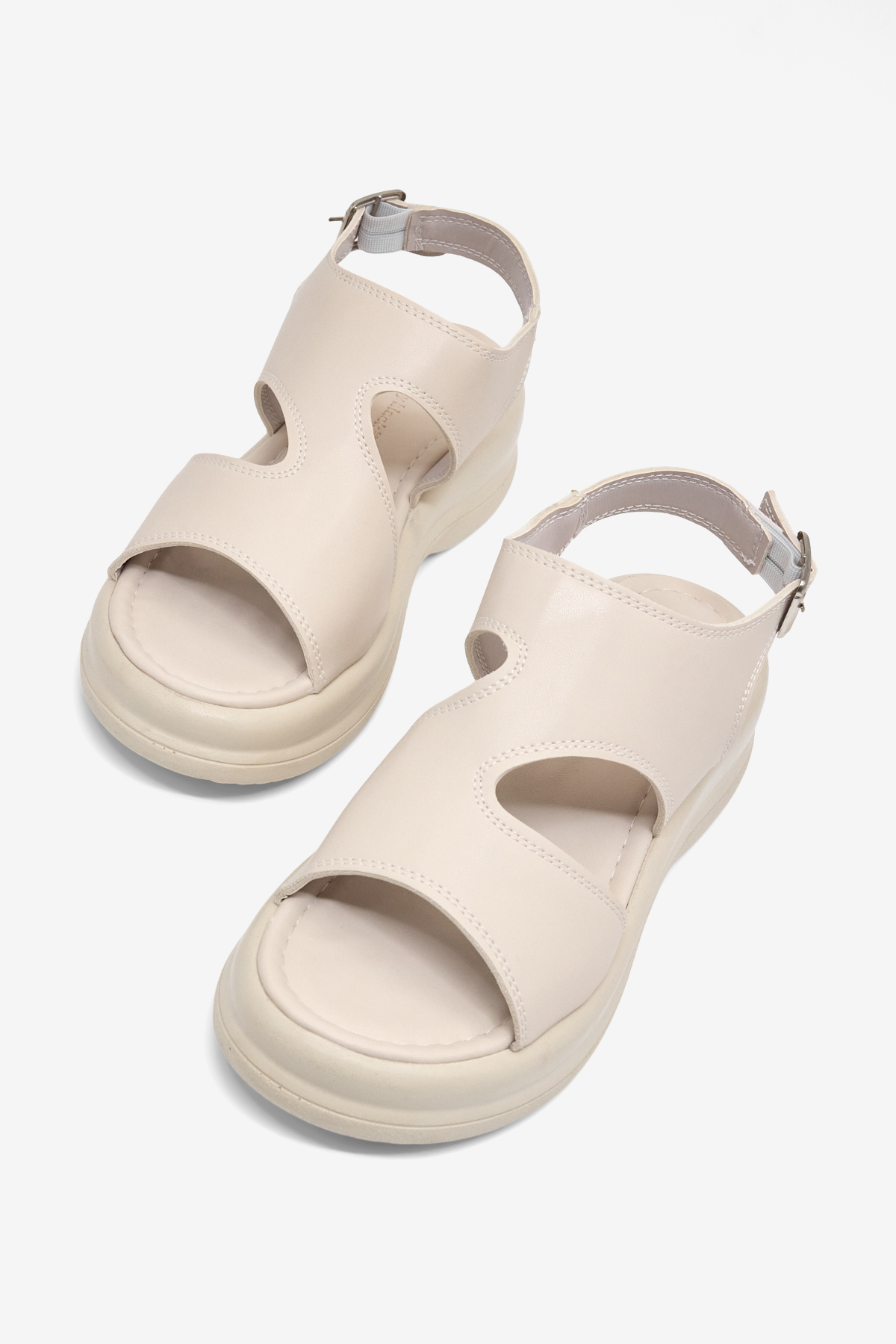 Kadın Bej Rahat Kalıp Düz Tokalı Sandalet