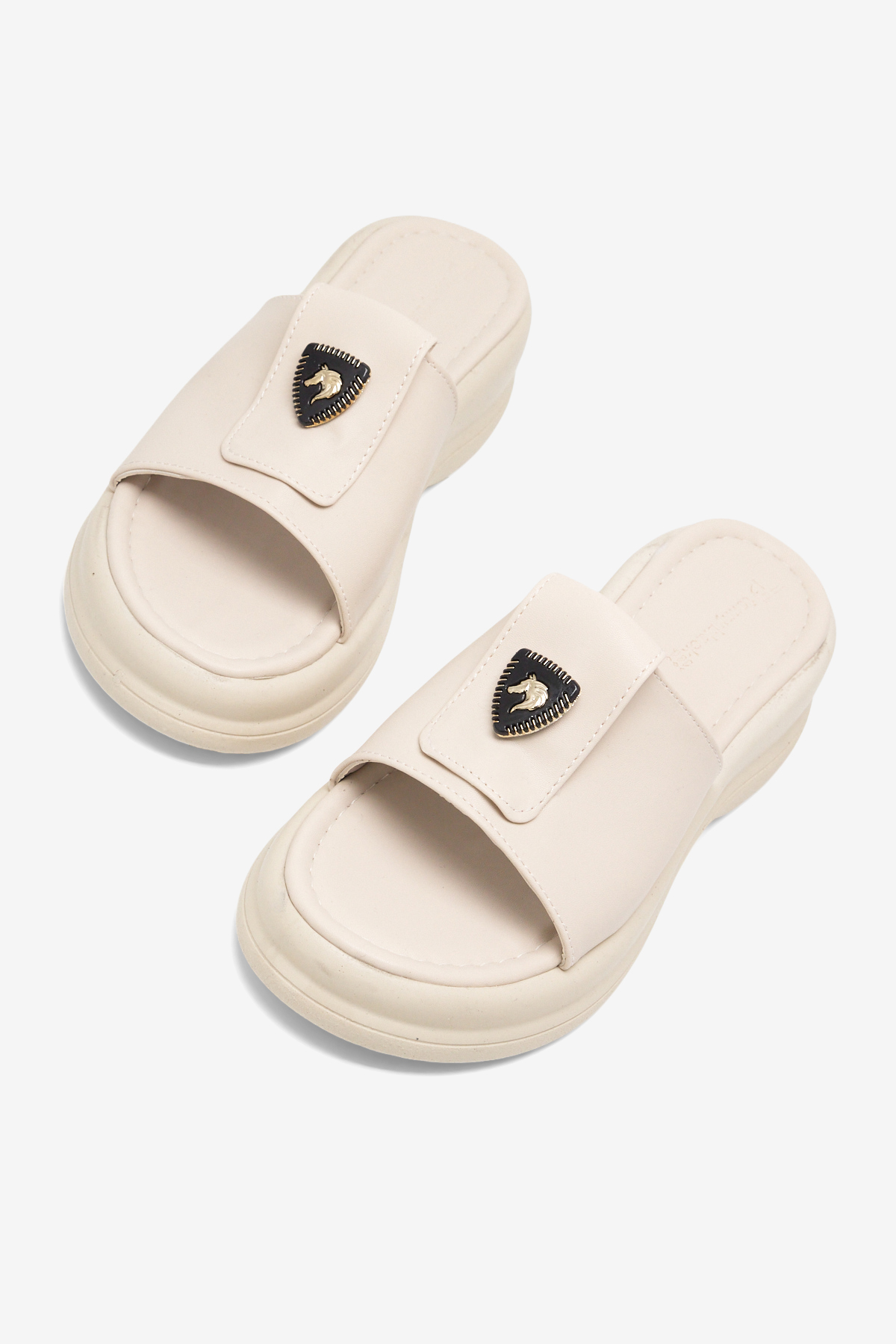 Kadın Bej Rahat Kalıp Logo Detaylı Terlik