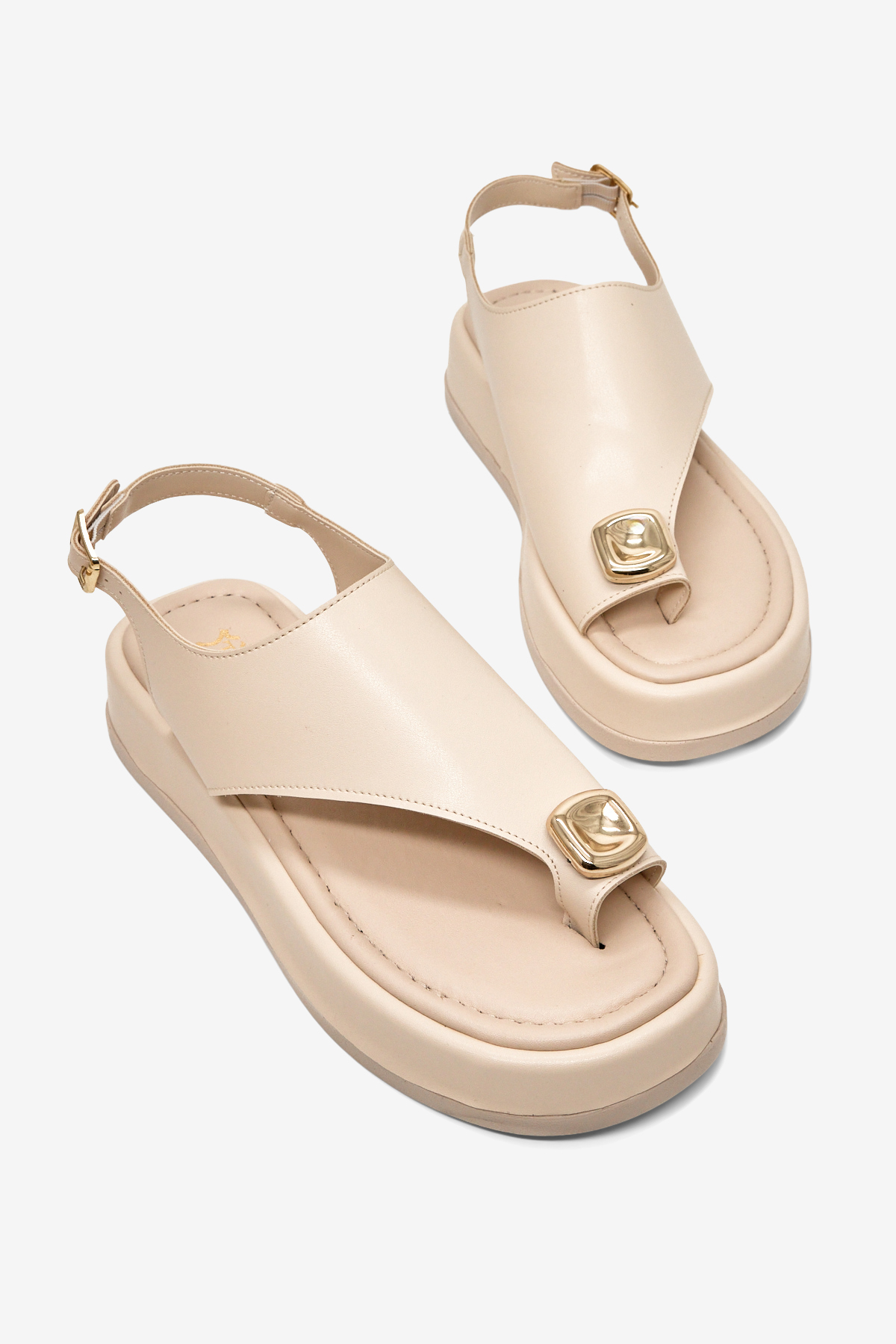 Kadın Bej Rahat Kalıp Taşlı Parmak Arası Detaylı Sandalet