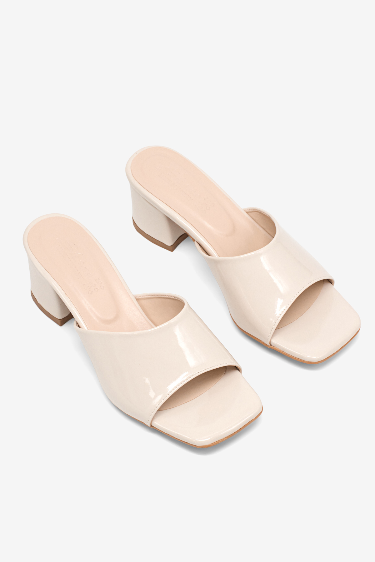 Kadın Bej Rahat Kalıp Topuklu Terlik