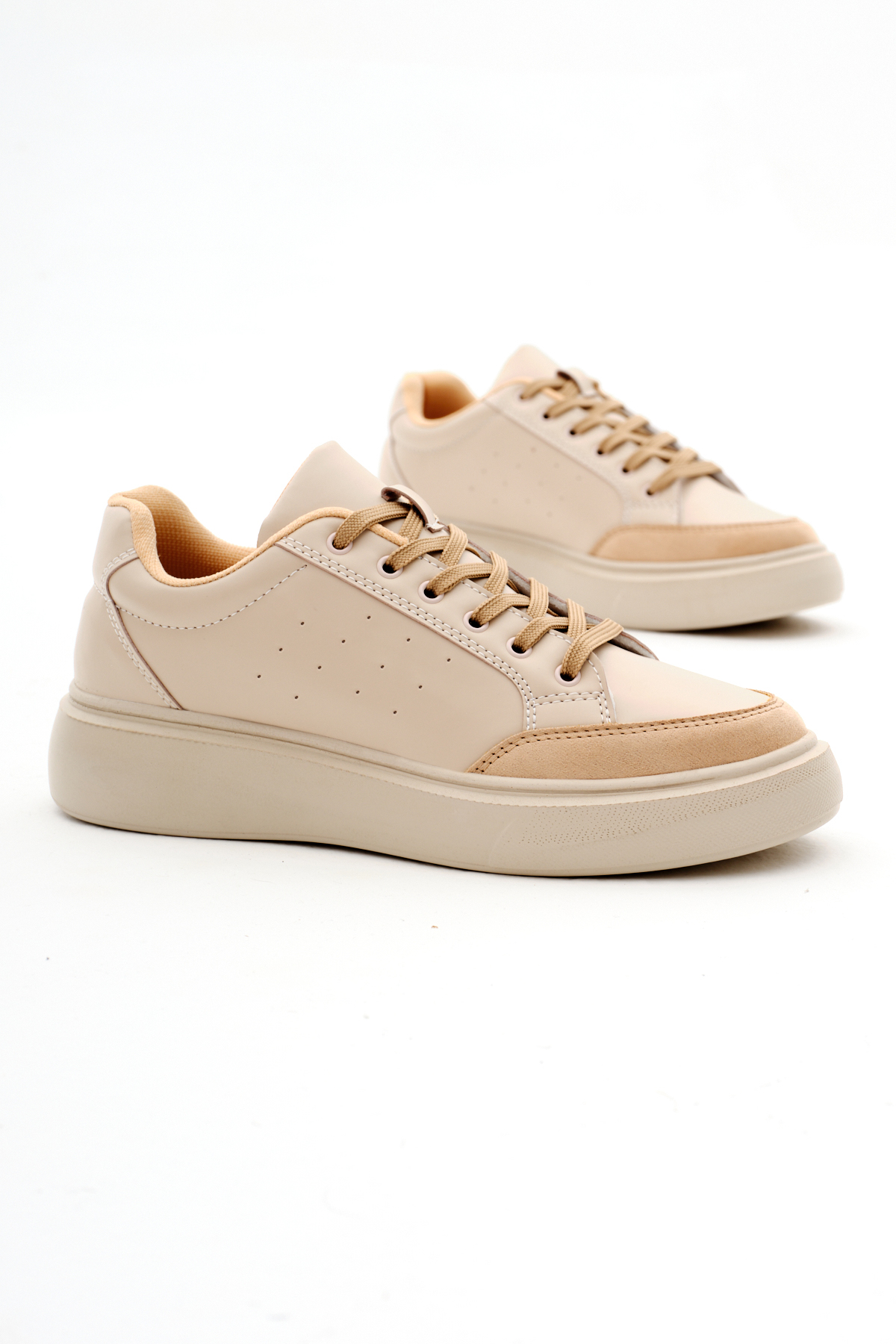 Kadın Bej Rahat Kalıp Yüksek Poli Taban Bağcıklı Spor Ayakkabı