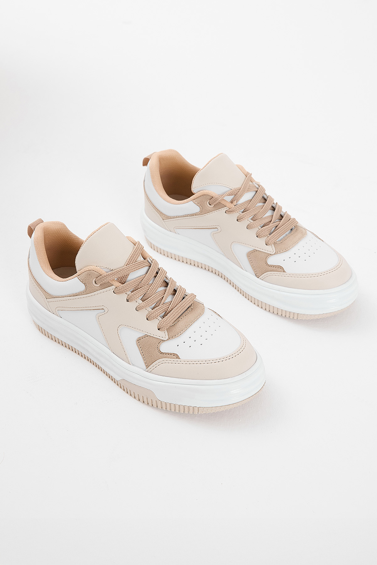 Kadın Bej Termo Taban Bağcıklı Spor Ayakkabı