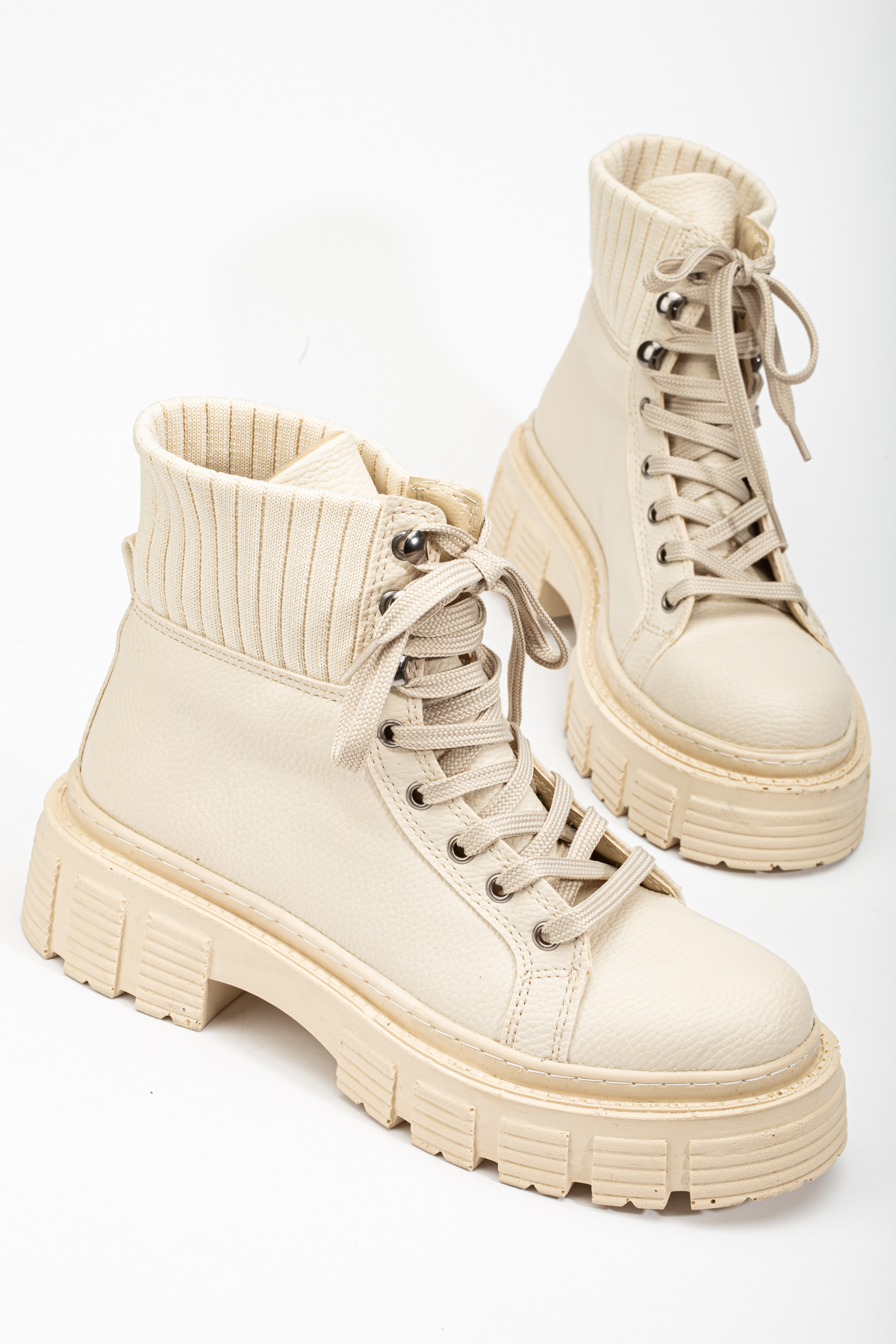 Kadın Bej Yüksek Poli Taban Bileği Lastikli Bağcıklı Bot