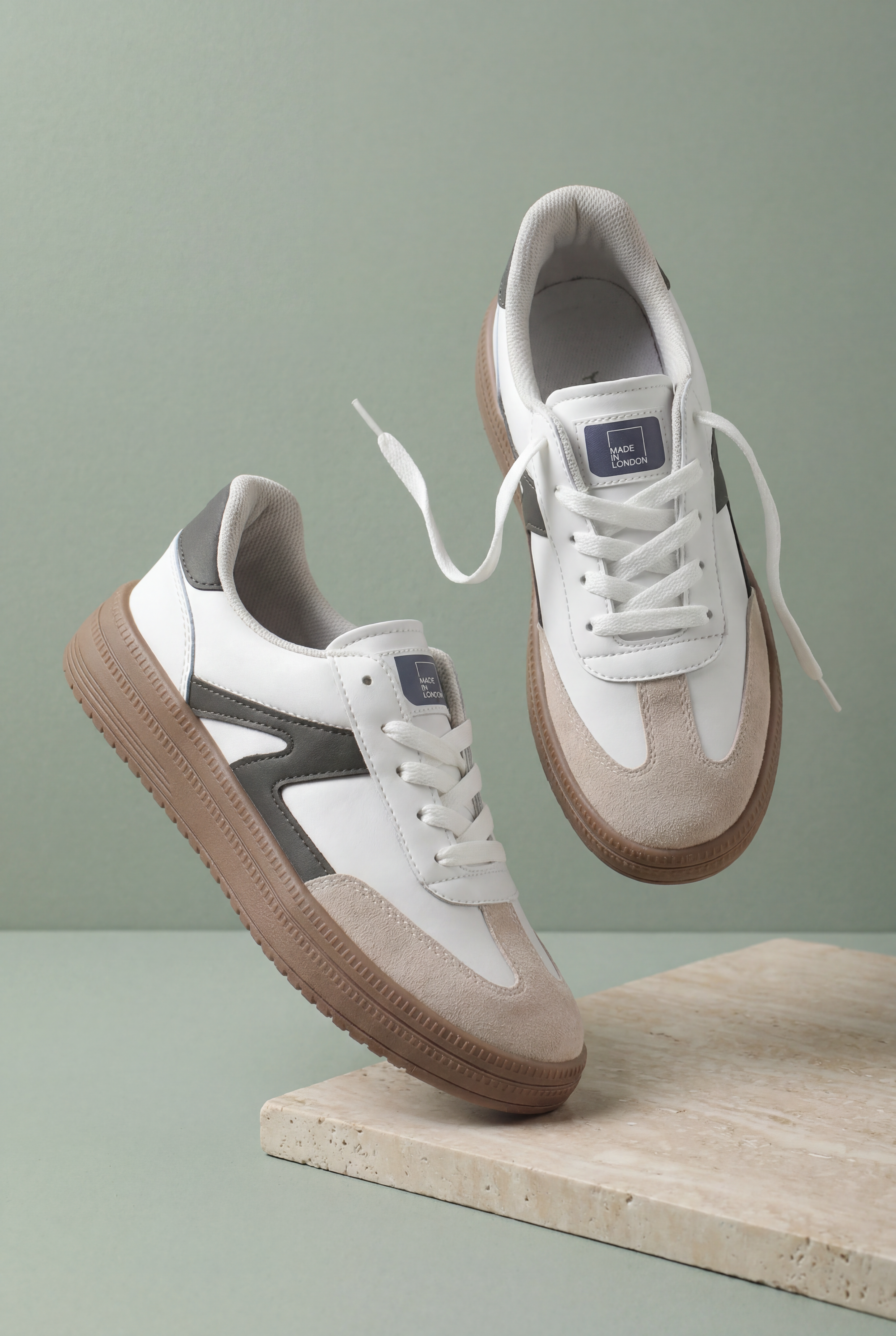 Kadın Beyaz Füme Rahat Kalıp Kauçuk Taban Bağcıklı Sneaker