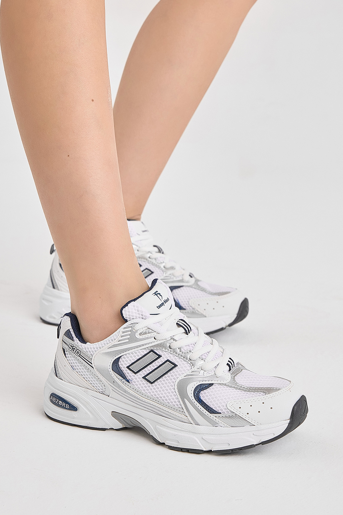 Kadın Beyaz Lacivert Yüksek Faylon Taban Fileli Desenli Spor Ayakkabı
