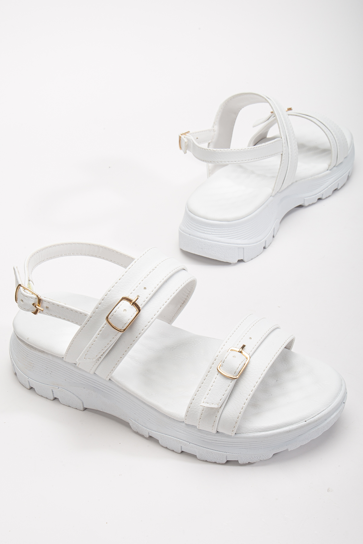 Kadın Beyaz Poli Taban Toka Detaylı Çift Bantlı Sandalet