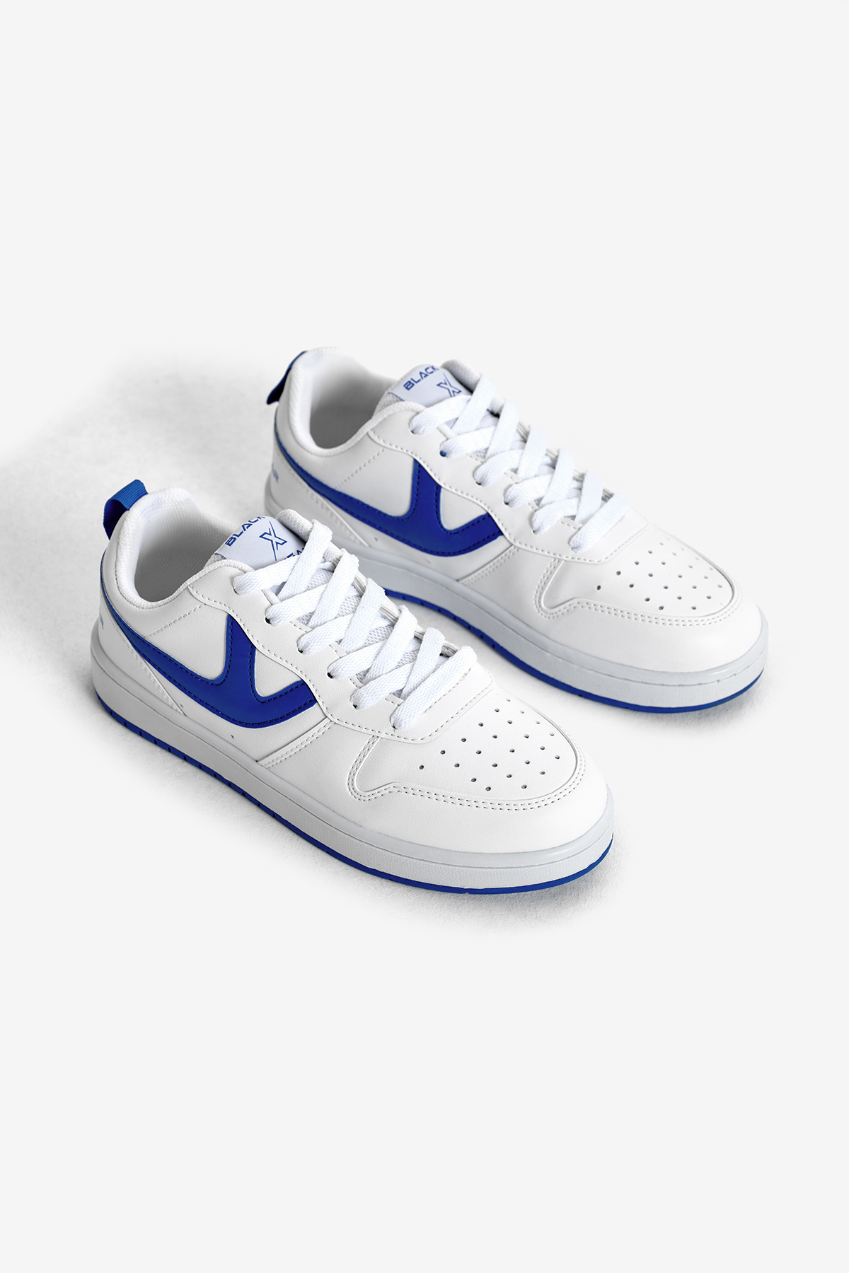 Kadın Beyaz Sax Termo Taban Şerit Detaylı Bağcıklı Spor Ayakkabı