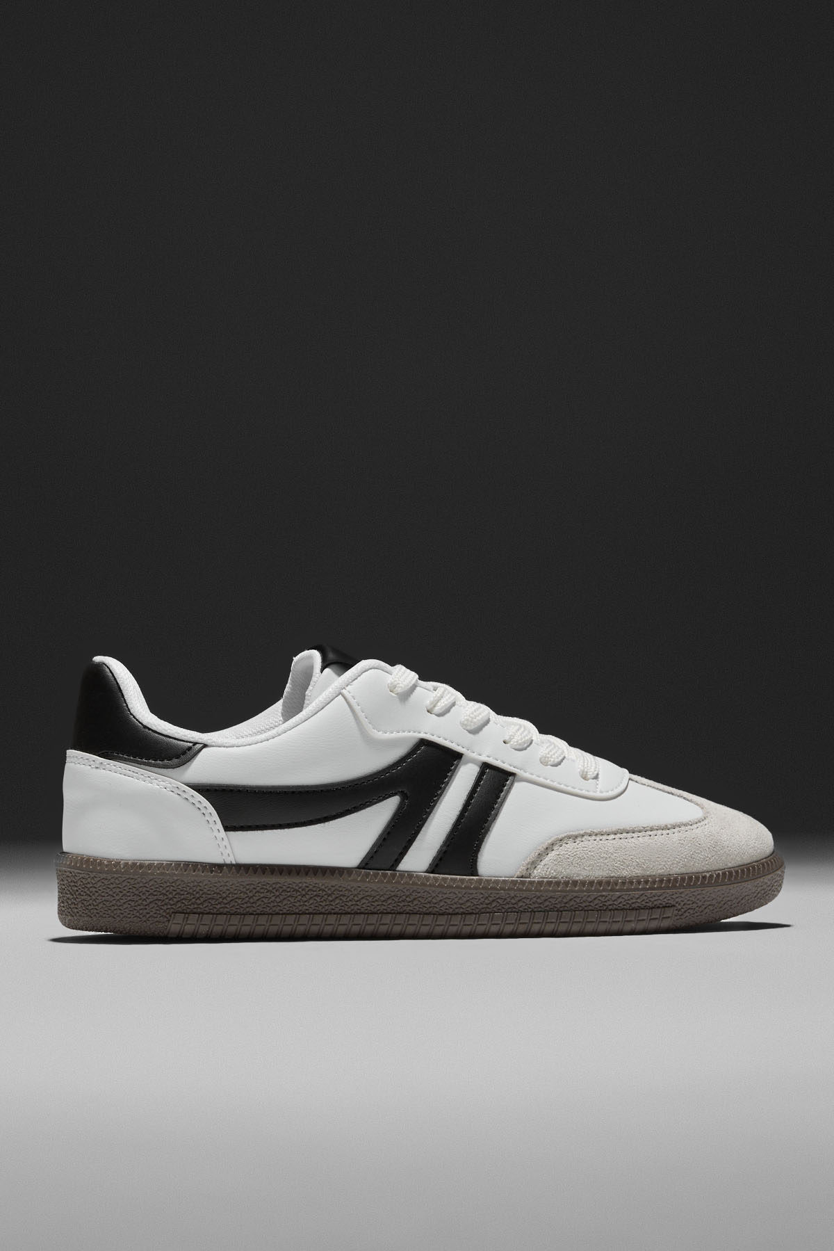 Kadın Beyaz Siyah Termo Taban Yanı Şeritli Bağcıklı Günlük Rahat Spor Ayakkabı