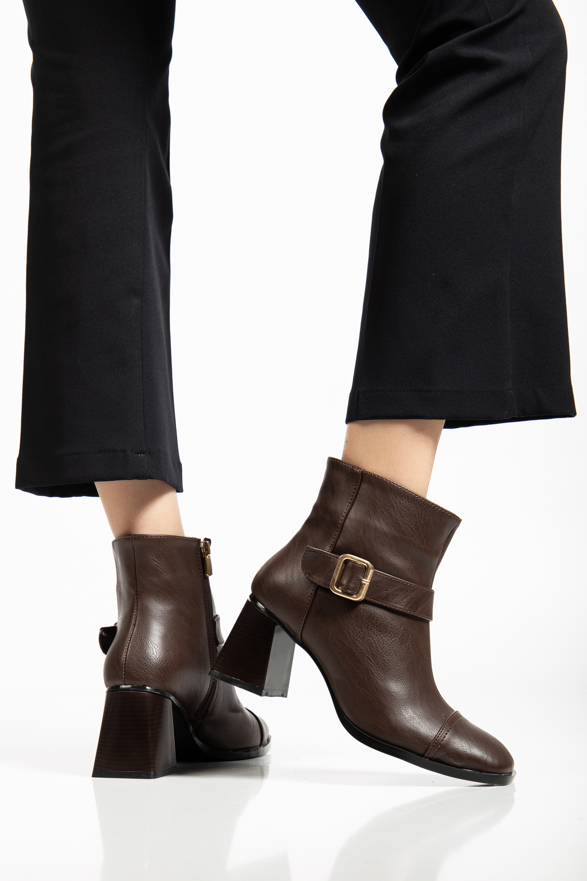 Kadın Kahve Cilt TPU Taban Kemer Toka Detaylı Fermuarlı Topuklu Bot