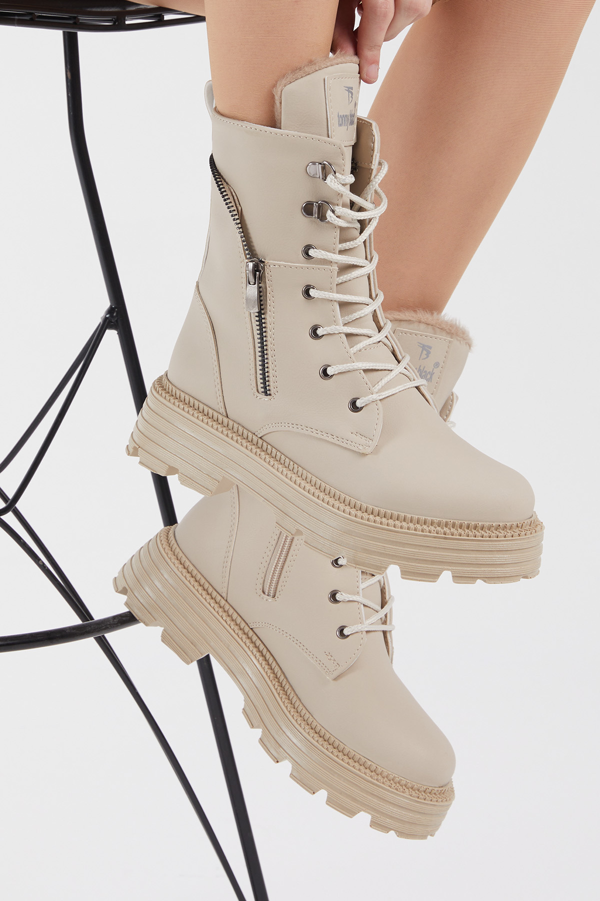 Kadın Krem Cilt Poli Taban Fermuar Detaylı Rahat Kalıp Bağcıklı Bot