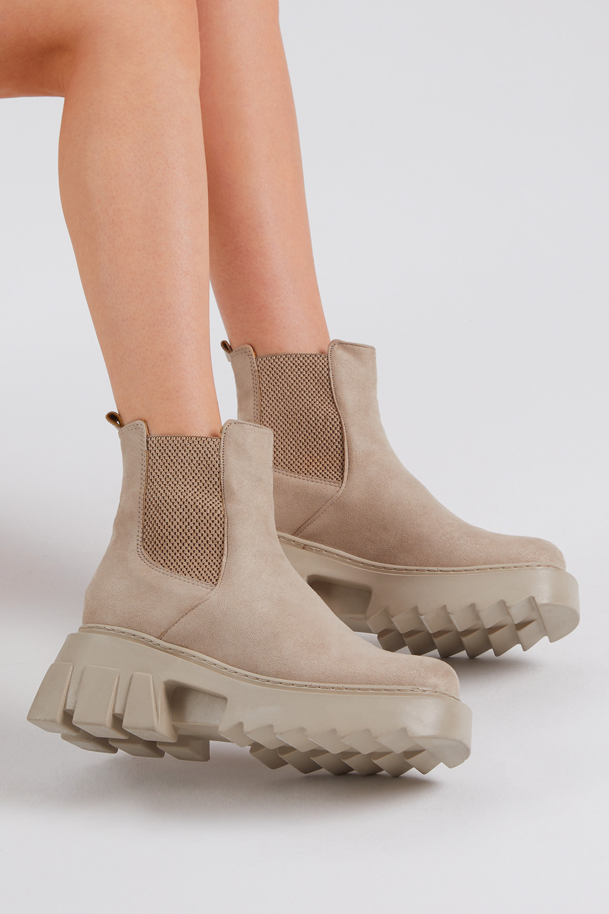 Kadın Krem Süet Rahat Kalıp Kalın Taban Lastikli Bot