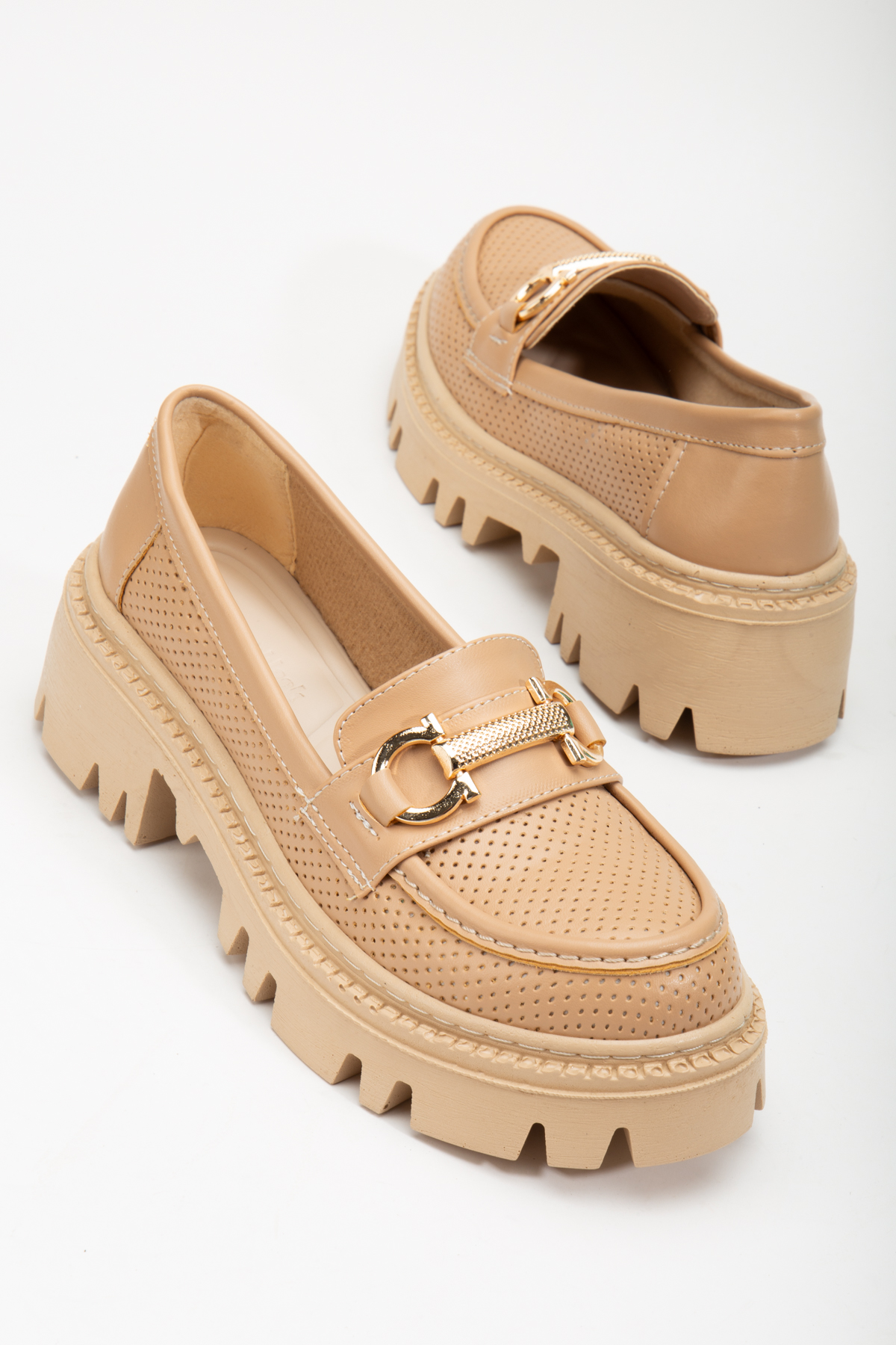 Kadın Nude Cilt Rahat Kalıp Yüksek Poli Taban Önü Tokalı Loafer