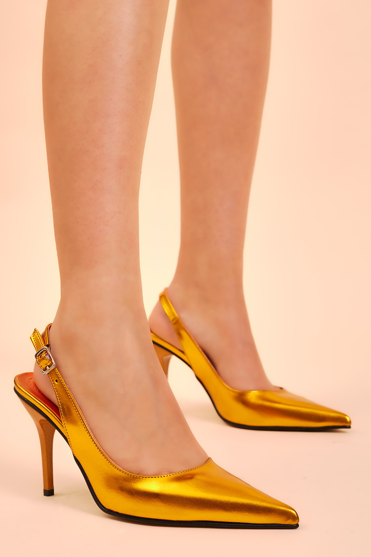 Kadın Oranj Gecce Serisi Rugan Sivri Burunlu Topuklu Ayakkabı