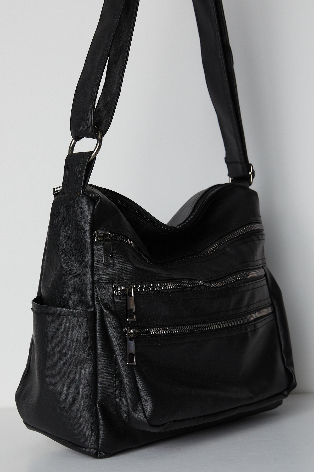 Kadın Siyah 5 Gözlü Yıkamalı Çarpraz Çanta Tbc65