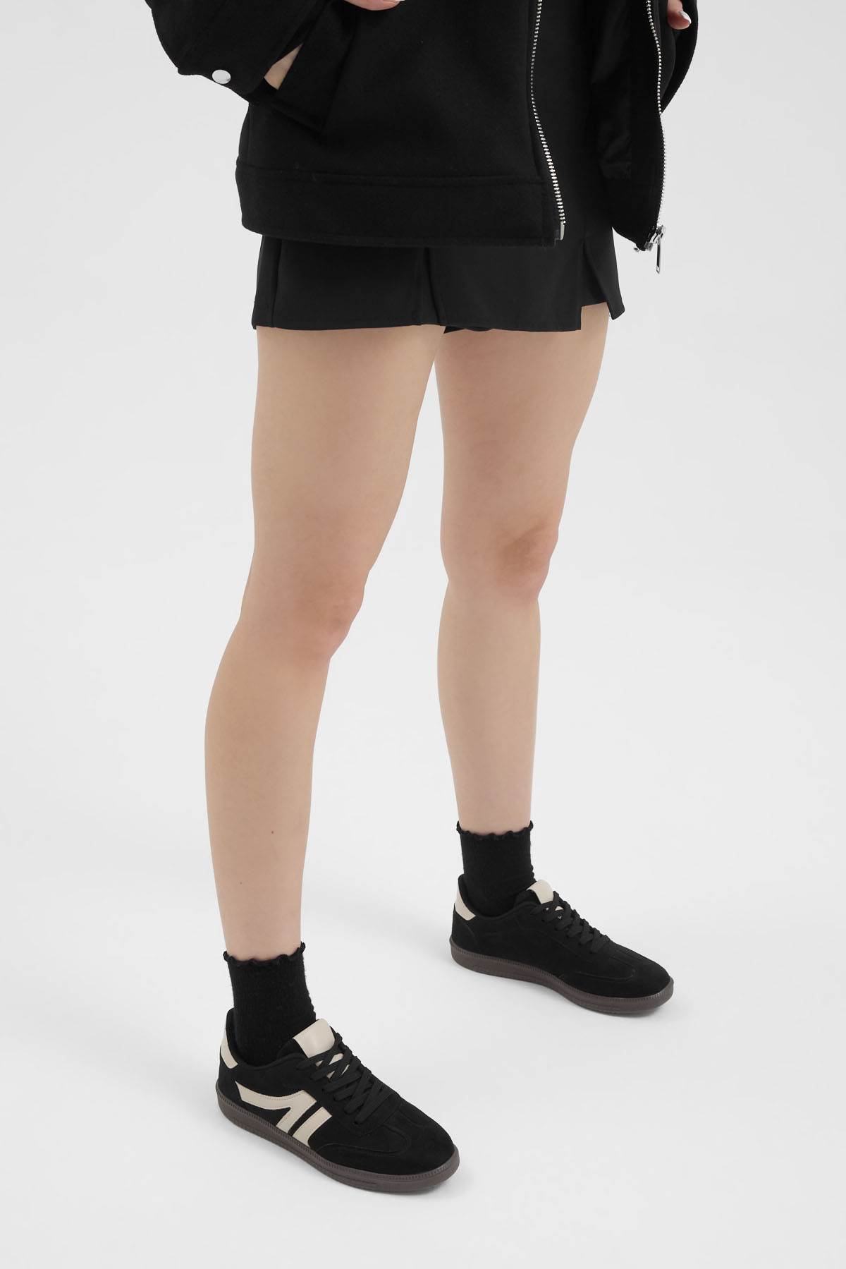 Kadın Siyah Bej Termo Taban Yanı Şeritli Bağcıklı Günlük Rahat Spor Ayakkabı