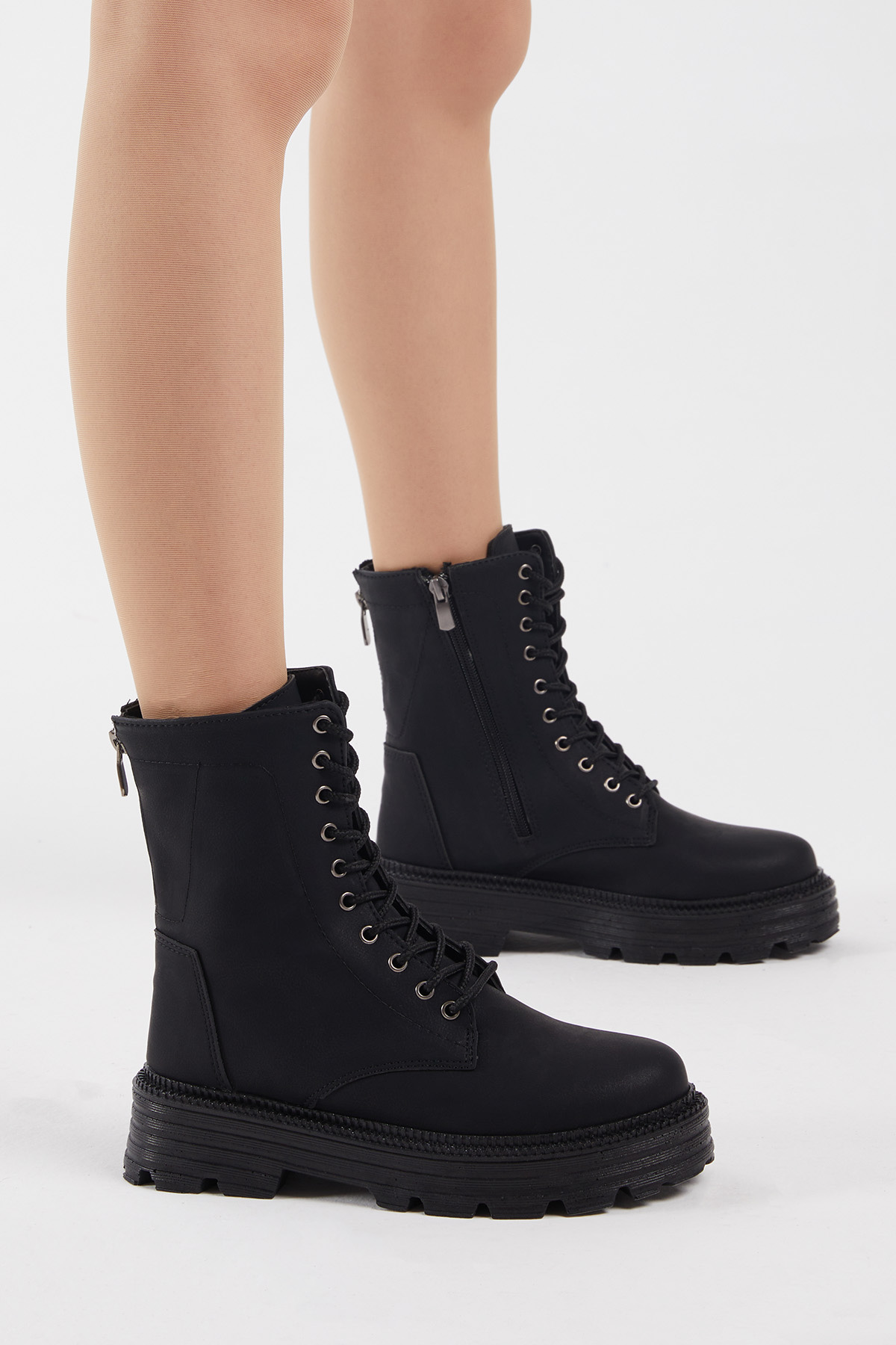 Kadın Siyah Cilt Poli Taban Arkası Fermuar Detaylı Bağcıklı ve Fermuarlı Bot