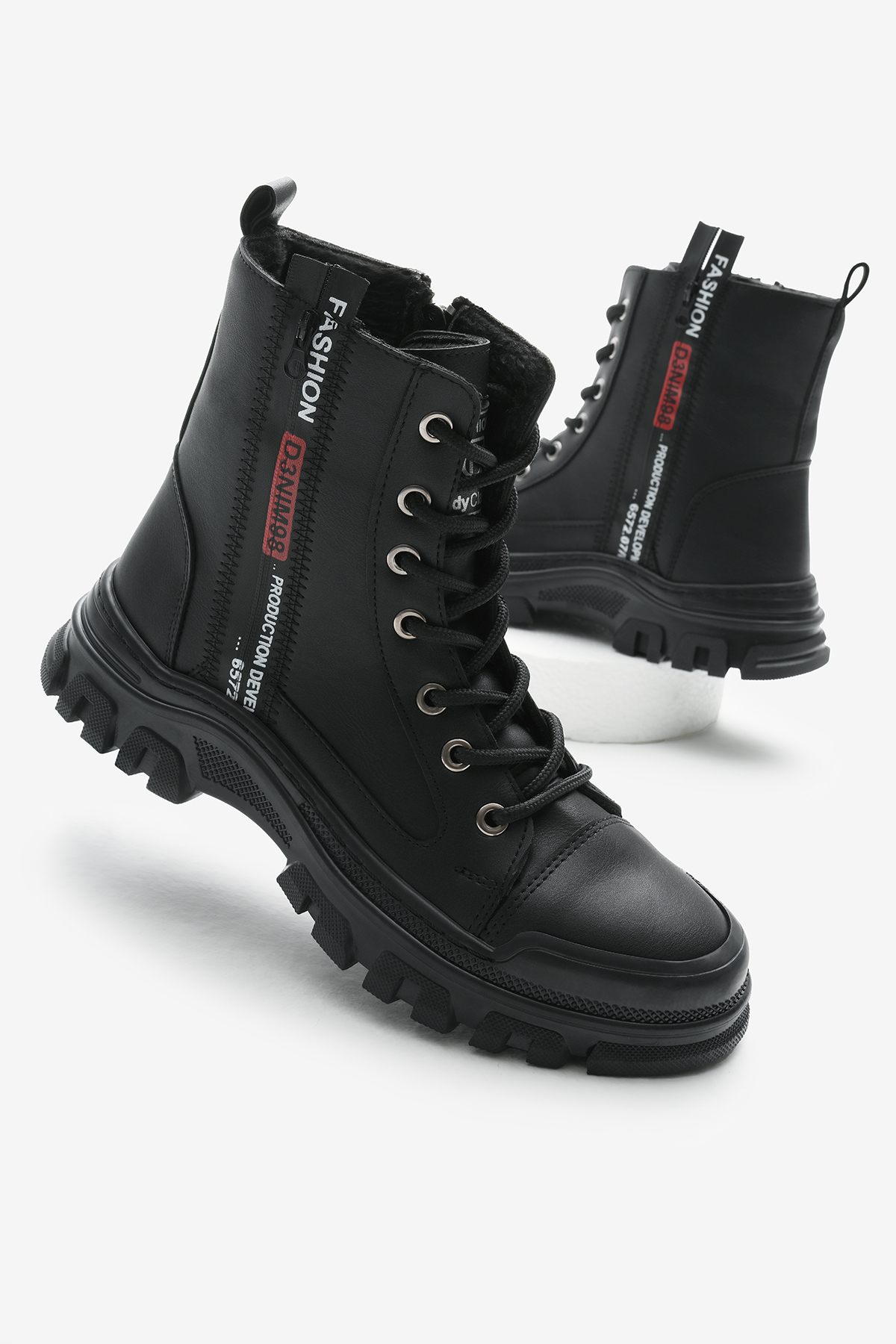 Kadın Siyah Cilt Termo Taban Yanı Şerit Yazılı Bağcıklı ve Fermuarlı Bot