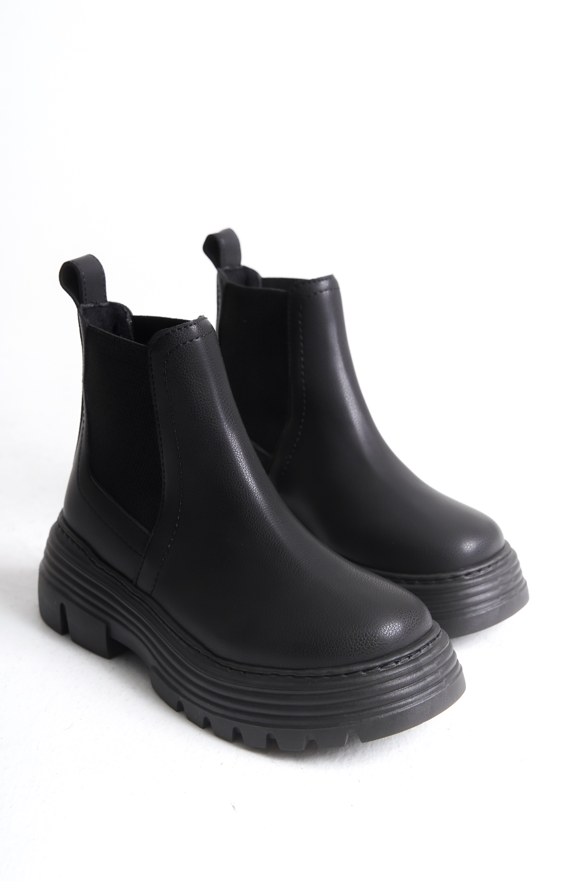 Kadın Siyah Kalın EVA Taban Lastikli Bot