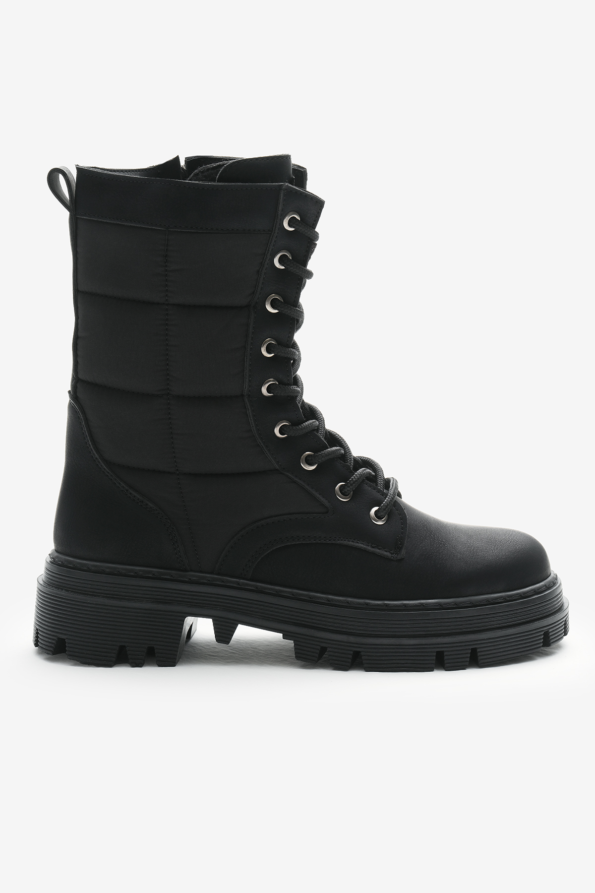 Kadın Siyah Mat Termo Taban Nakışlı Karo Desenli Bağcıklı ve Fermuarlı Bot