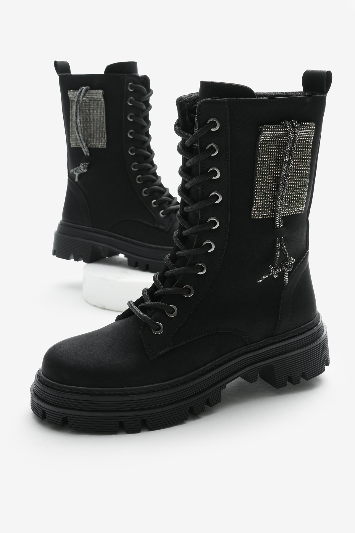 Kadın Siyah Mat Termo Taban Yanı Taşlı Bağcıklı ve Fermuarlı Bot