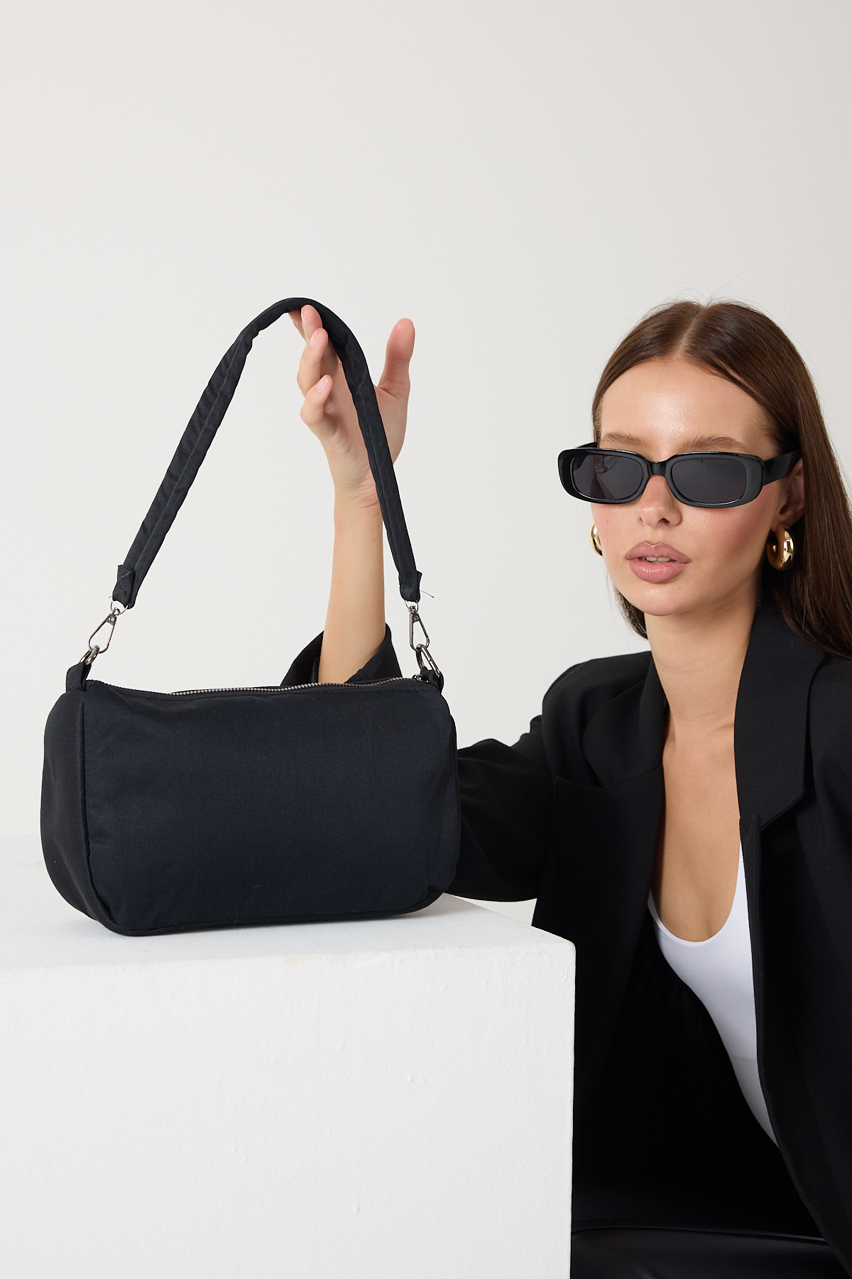 Kadın Siyah Minimal Tasarım Kumaş Baget Omuz Çantası