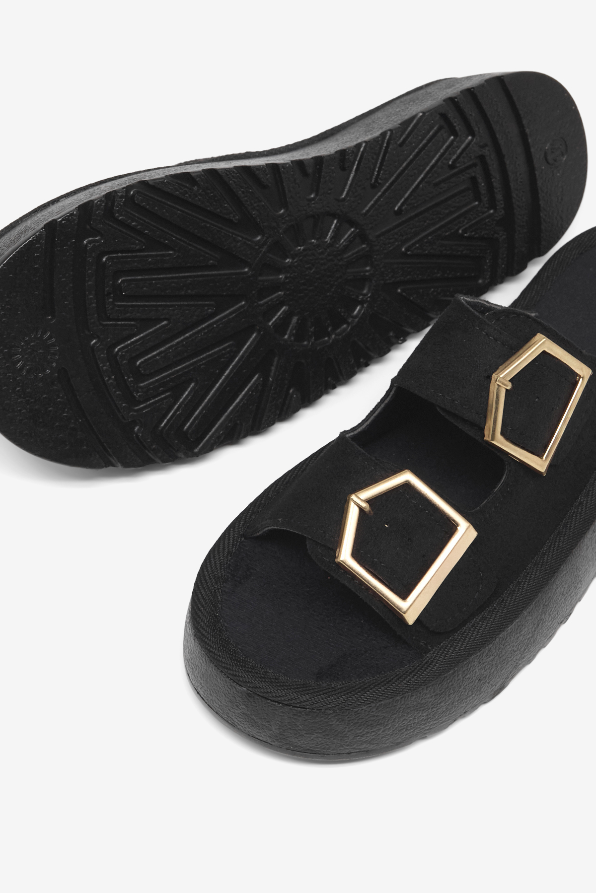 Kadın Siyah Rahat Kalıp Yüksek Taban Tokalı Terlik