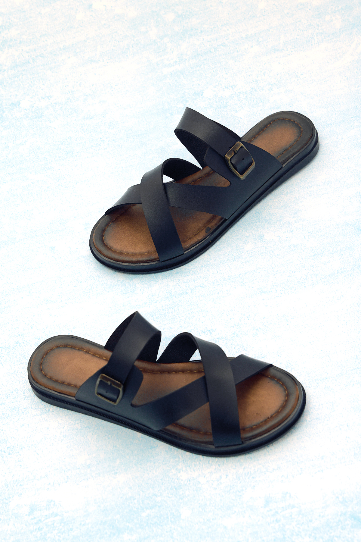 Kadın Siyah Rahat Termo Taban Tokalı Çapraz Bantlı Terlik