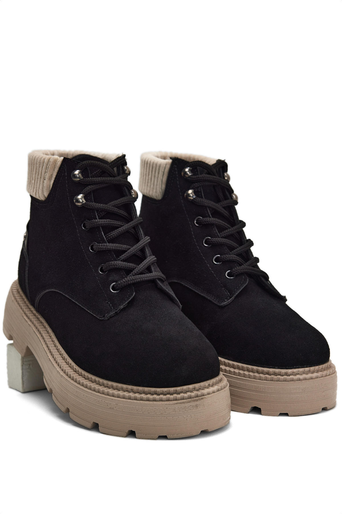 Kadın Siyah Süet Kalın Poli Taban Bileği Lastikli Bağcıklı Bot