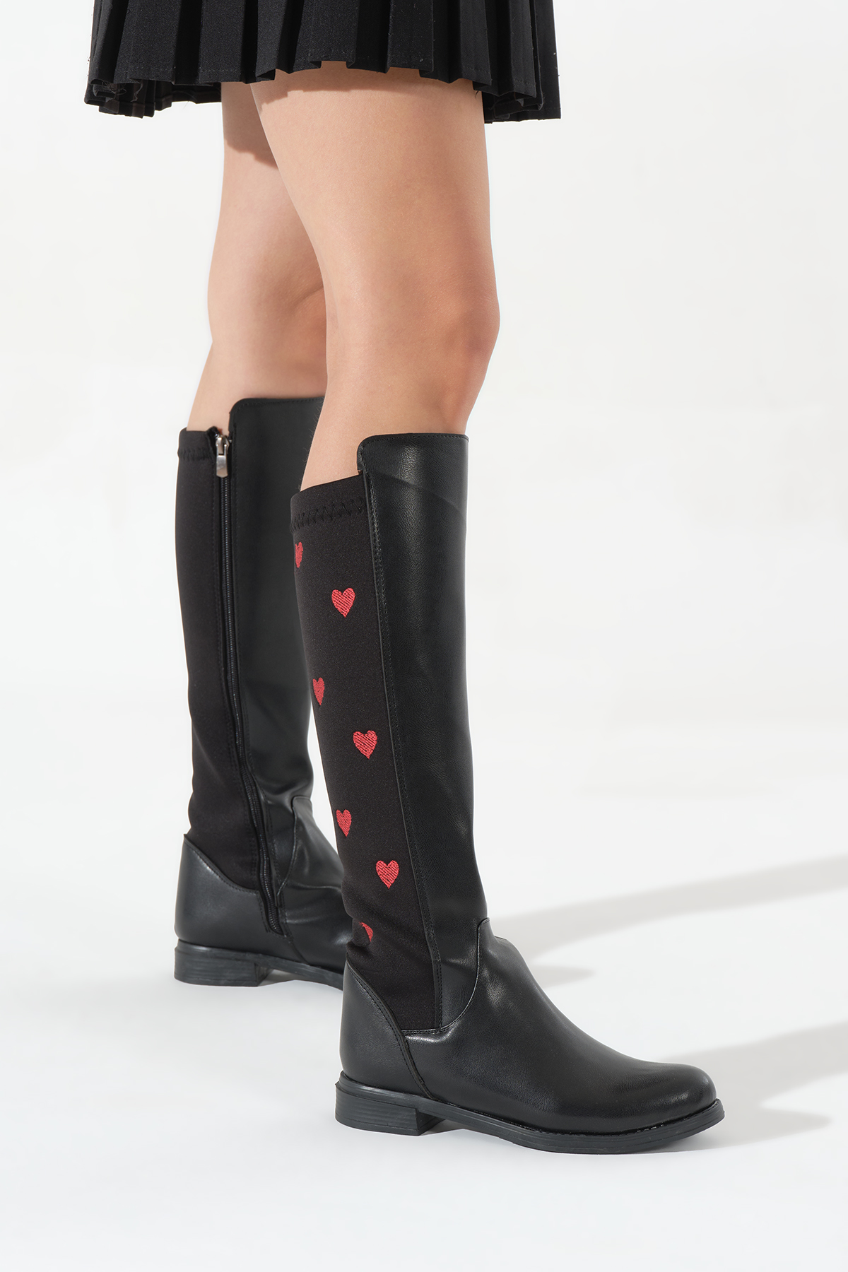 Kadın Siyah Termo Taban Arkası Strec Kalpli Fermuarlı Çizme