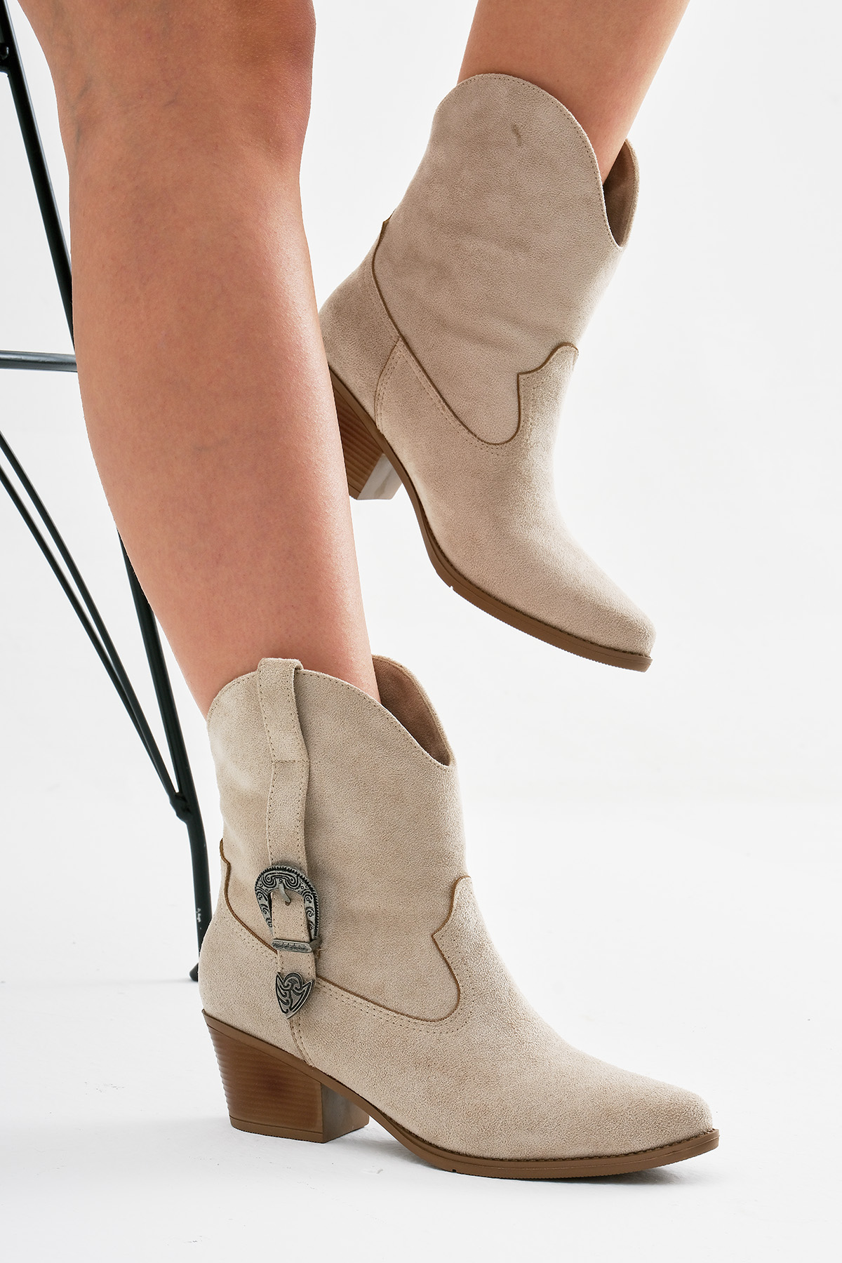 Kadın Ten Süet Termo Taban Tokalı Sivri Burunlu Western Kovboy Bot