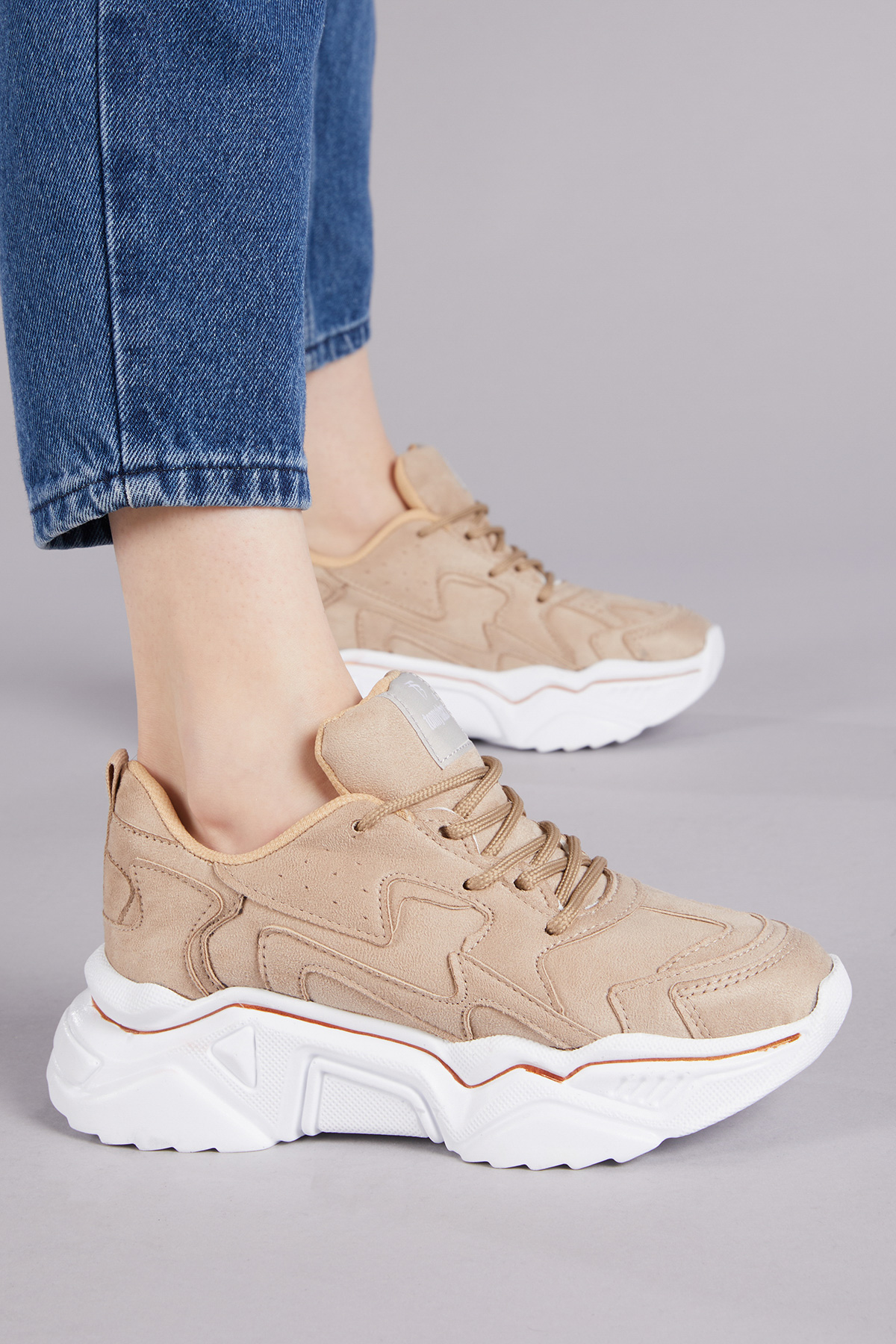Kadın Toprak Rahat Kalıp Yüksek Taban Bağcıklı Spor Ayakkabı